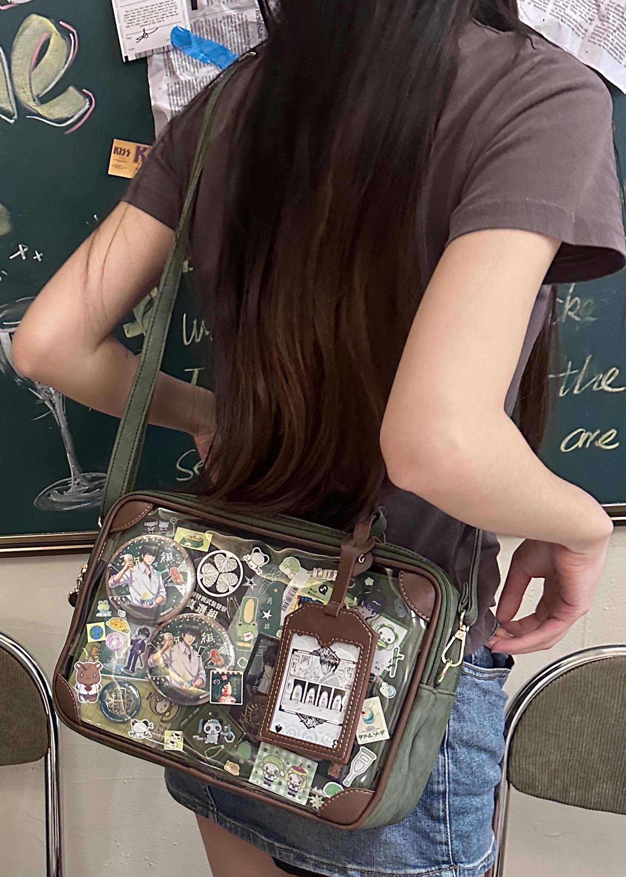Jirai kei vintage square itabag embroidered design detail decorative embroidery both sides handcrafted vintage-inspired aesthetic quality