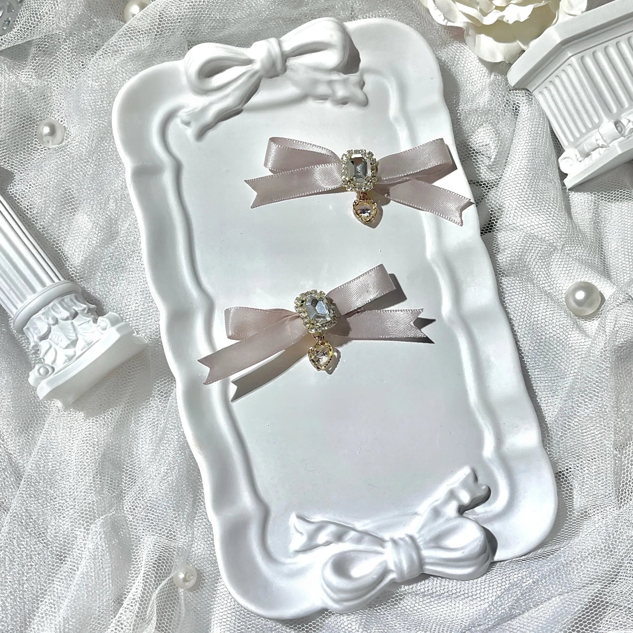 Jirai Kei aesthetic fashion trend bow hair clips collection representing subculture style movement and adorable kawaii fashion
