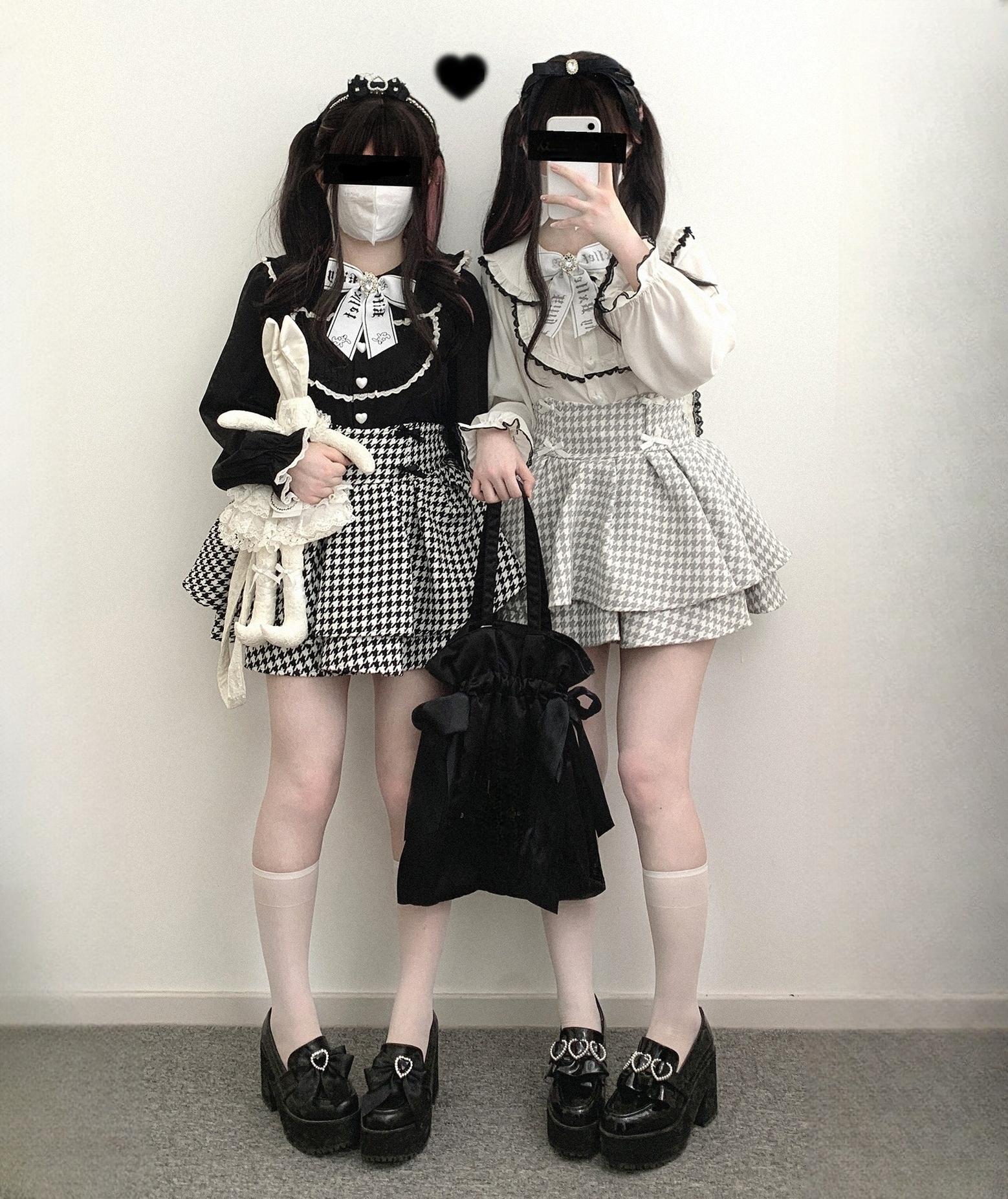 Jirai Kei blouse outfit set large black tote bag full body front view coordinate