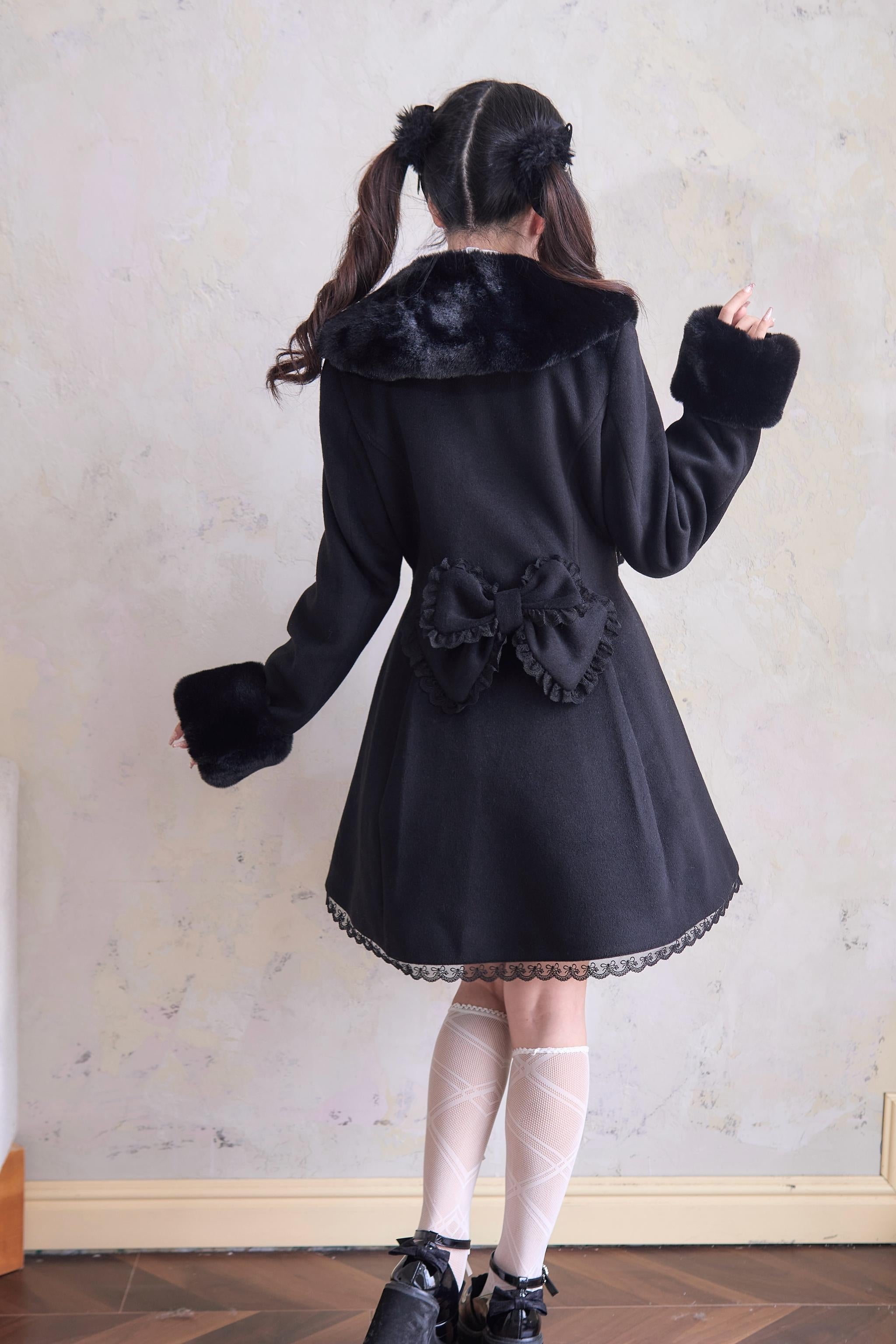 Rhinestone Pearl Bows for Jirai Kei Winter Coat - Detachable Embellishments Heart-Shaped Pendants