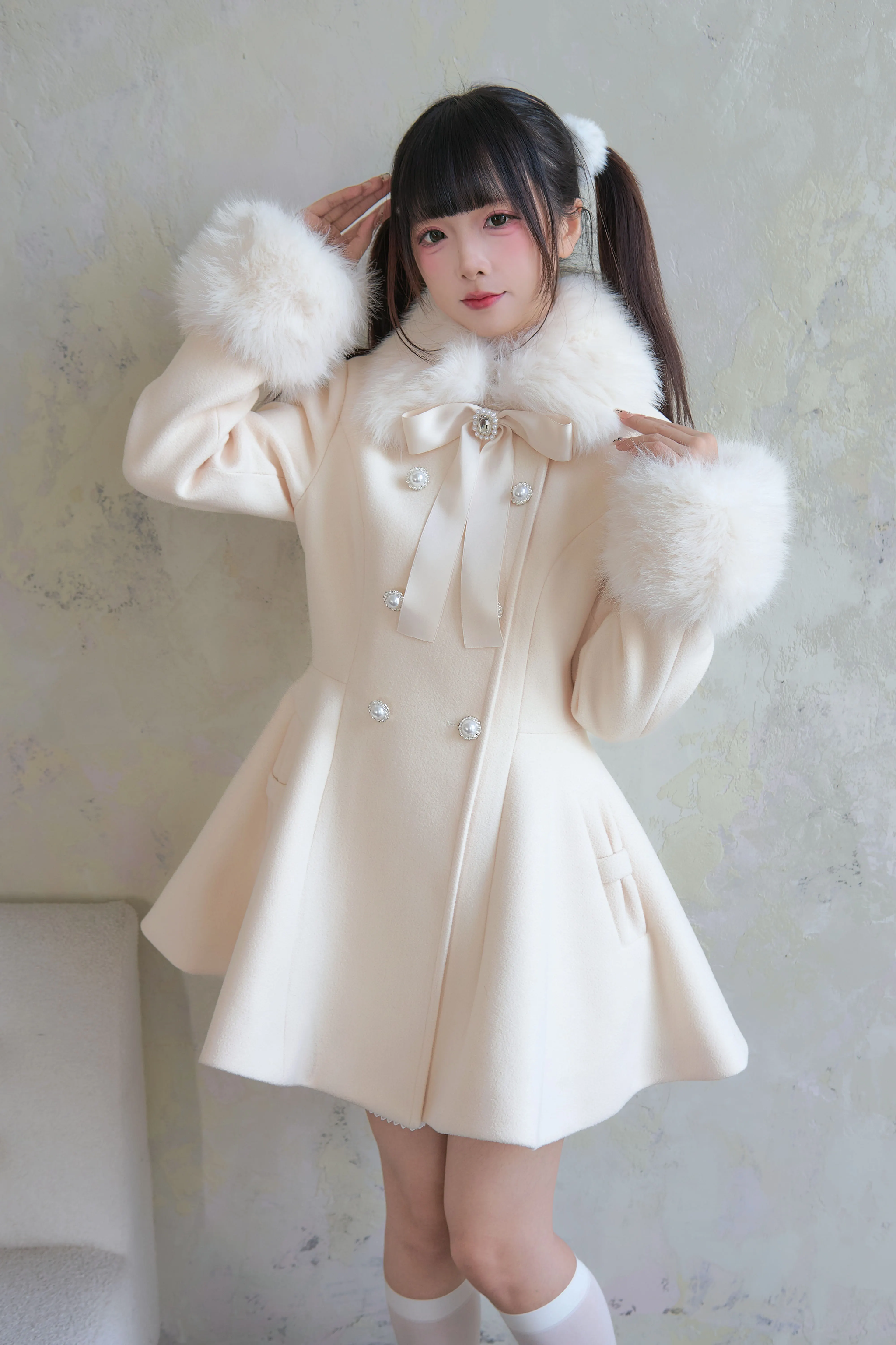 Pink Jirai Kei mid-length winter coat front full-body display featuring faux fur cuffs and collar double-breasted fastening romantic aesthetic