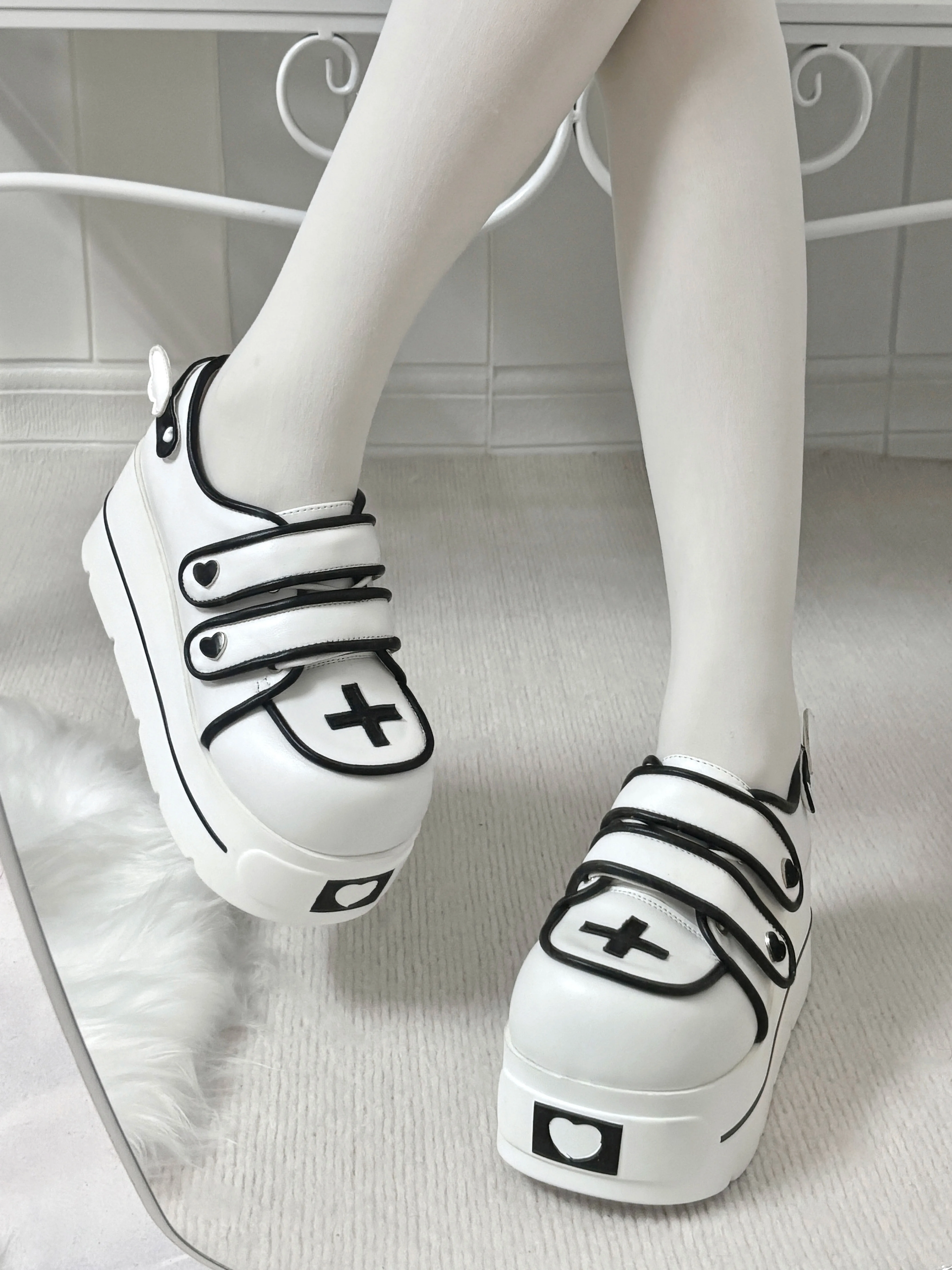 Black angel heart platform shoes thick platform sole hook and loop straps Tenshi aesthetic streetwear