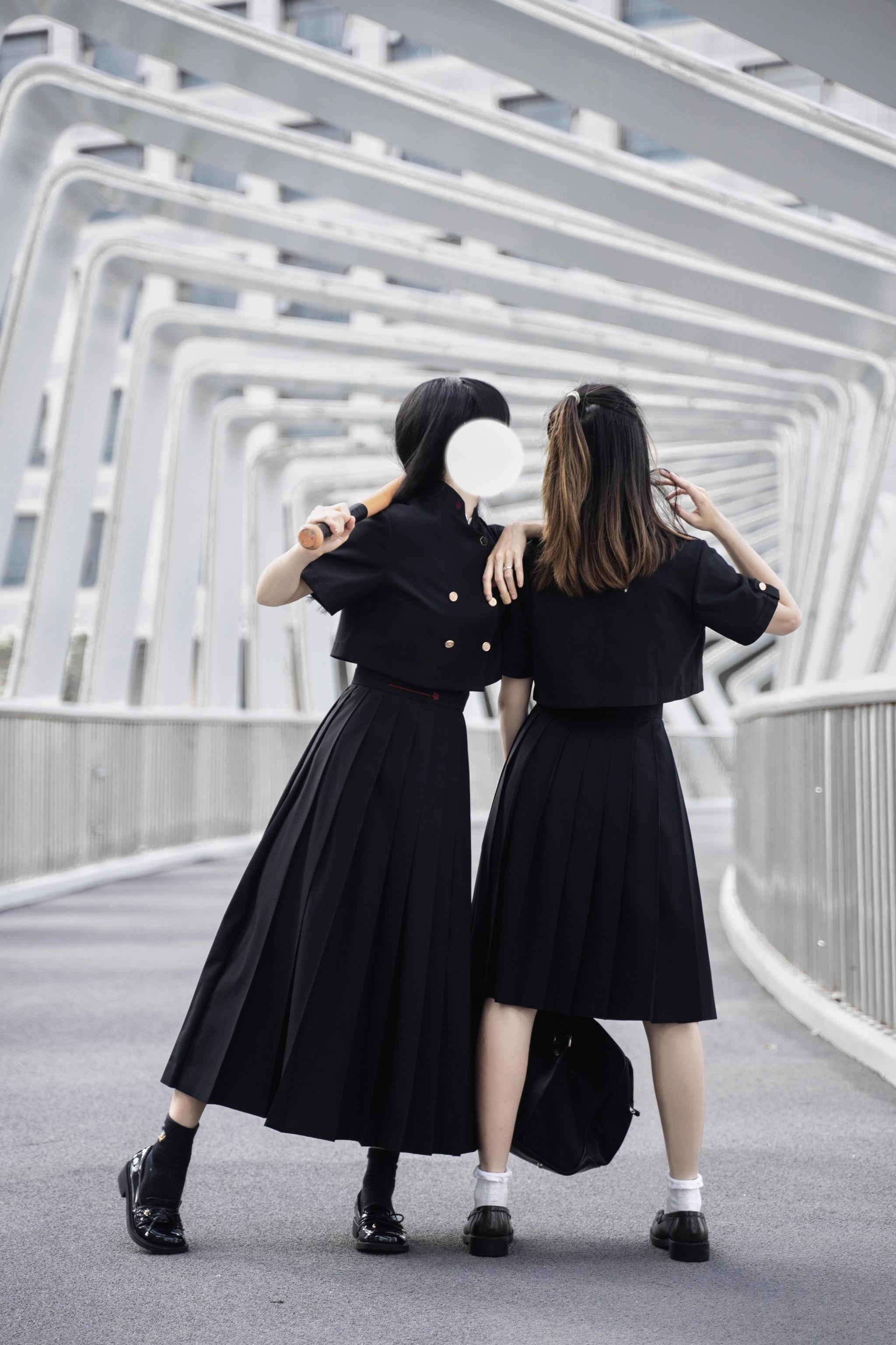 Jirai Kei pleated skirt construction quality fabric black polyester cotton blend pleating precision