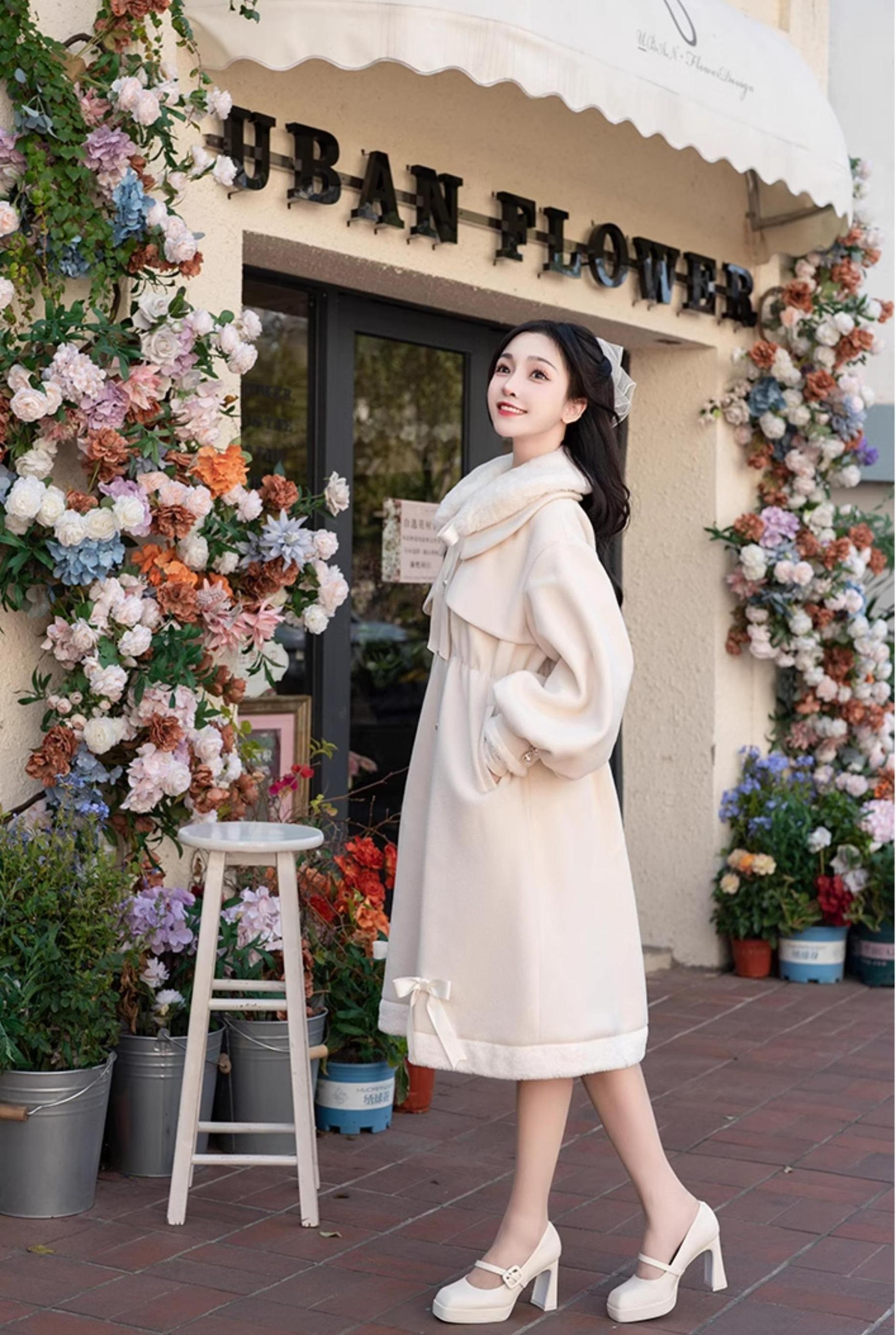 Ryousangata Jirai Kei winter coat cuff and sleeve detail - bishop sleeves with plush cuffs, lantern-style sleeve design, and romantic volume styling