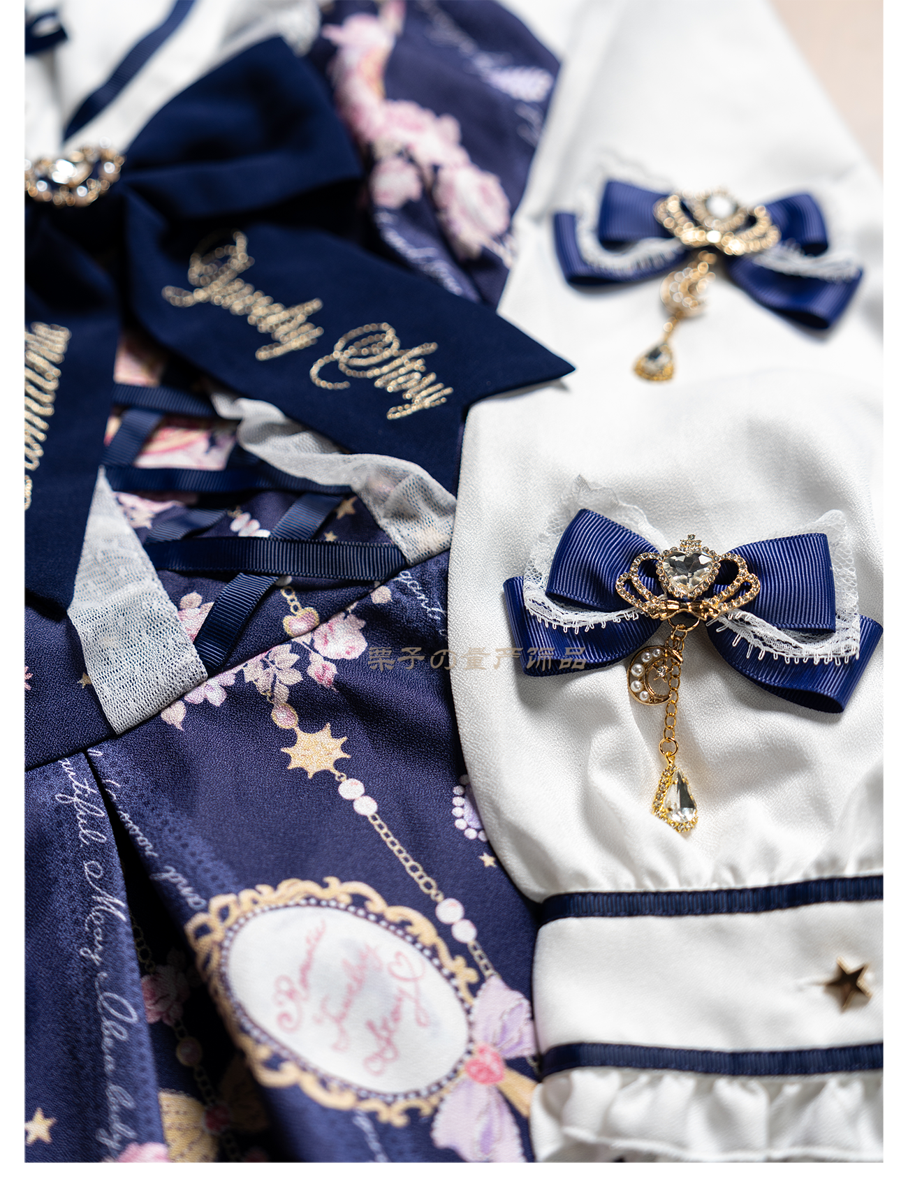 Pastel pink Jirai Kei bow hair clips with mini ribbon bows delicate lace texture layering effect