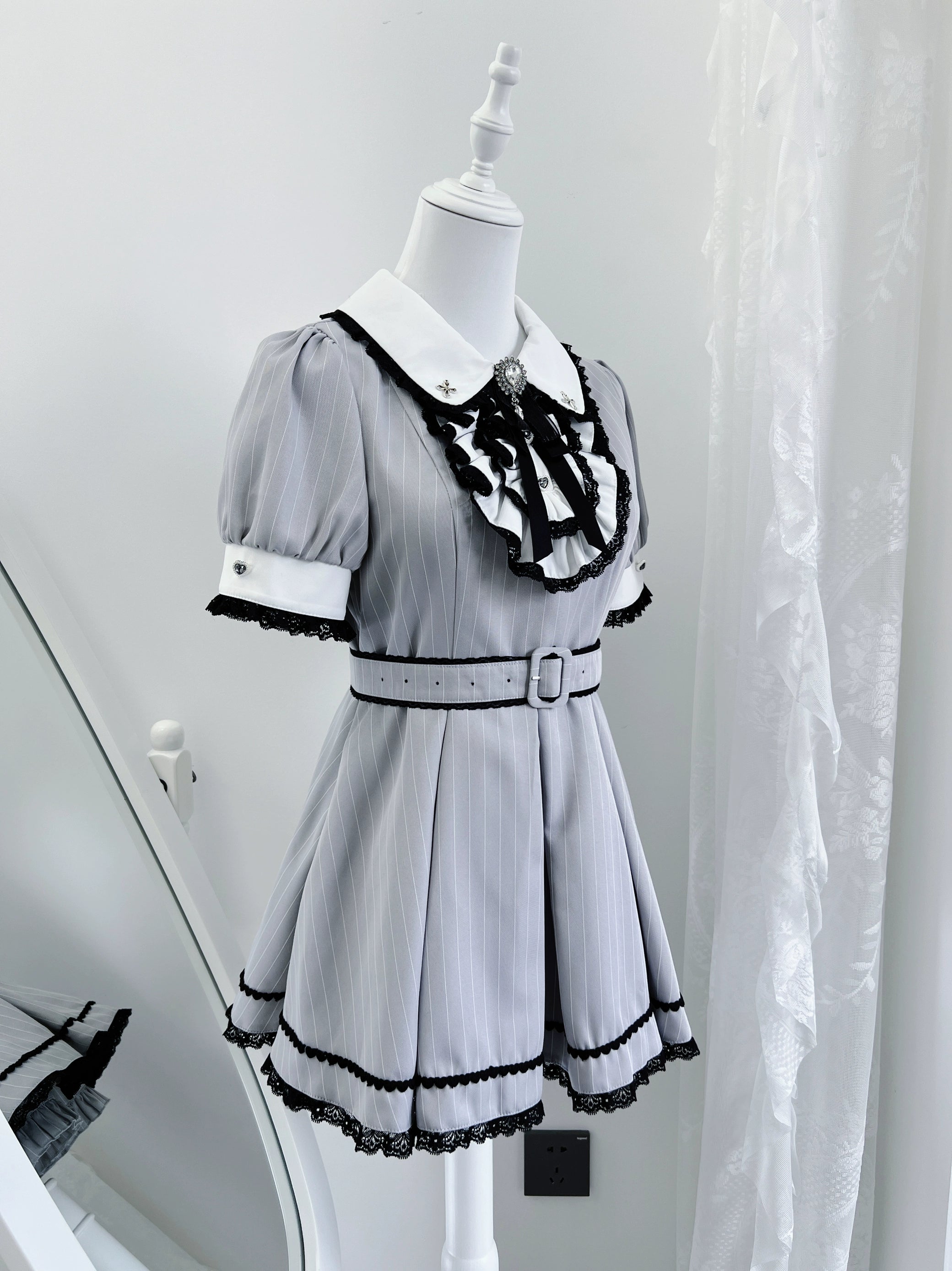 Jirai Kei maid shorts elastic waist functional pockets with striped dress pairing
