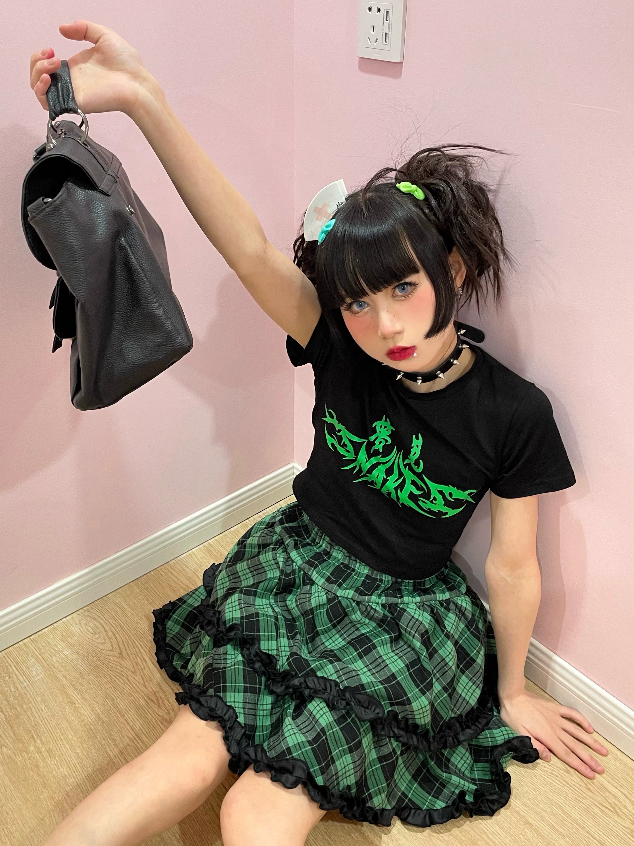 Jirai Kei plaid ruffle mini skirt Y2K goth aesthetic full outfit styling, punk alternative fashion ensemble coordination