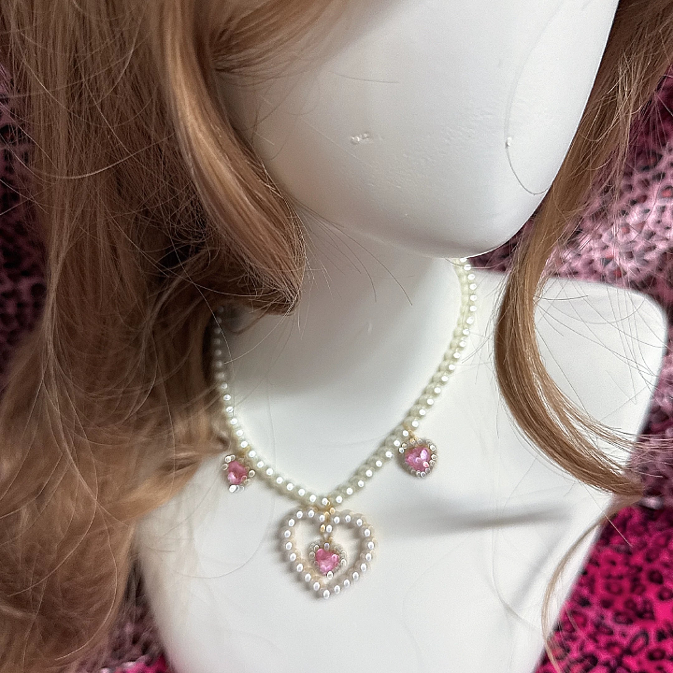 Jirai Kei rhinestone pearl necklace mannequin display Y-chain style pink heart pendants and hollow center charm