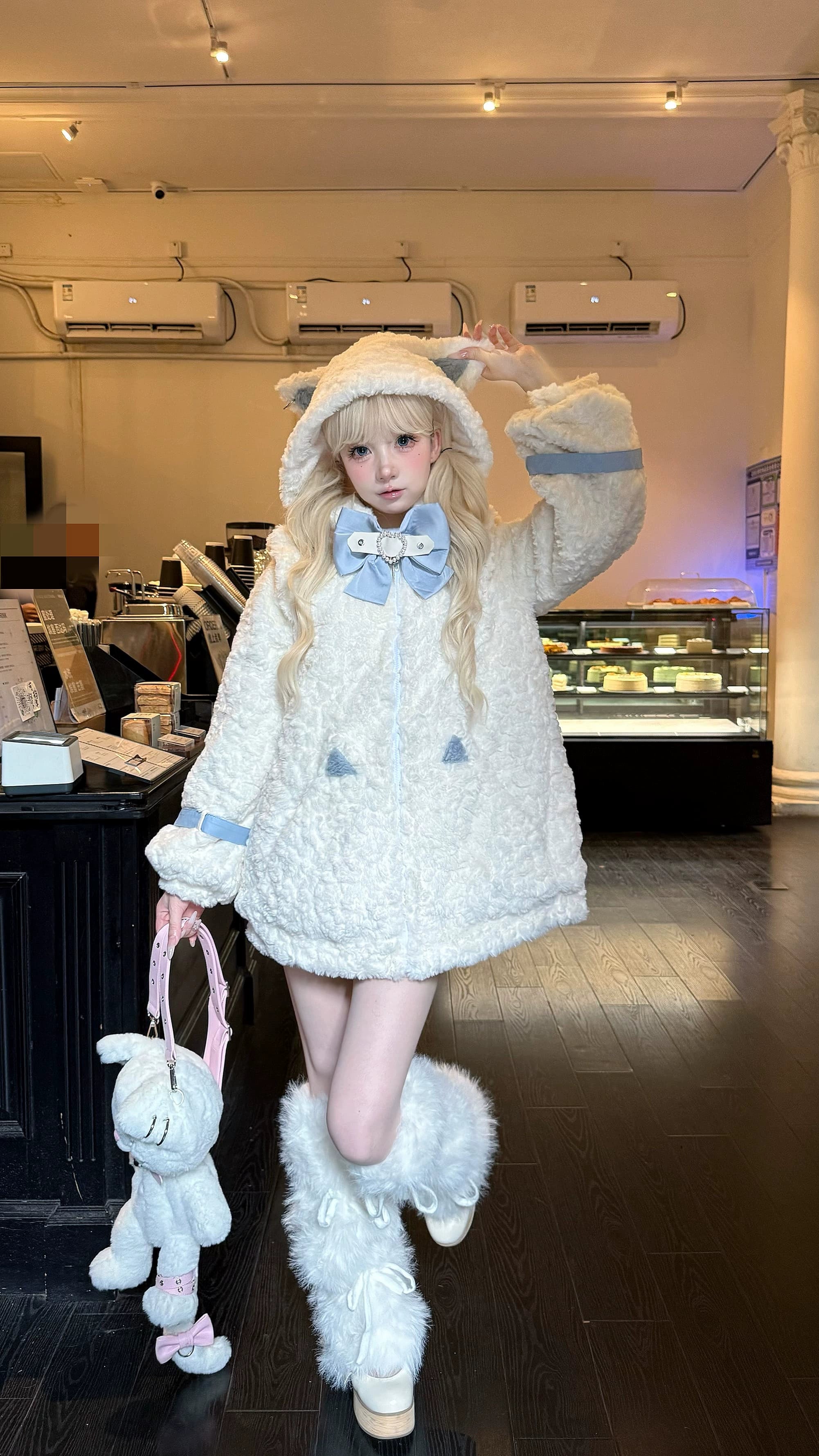 Jirai Kei cat ear hood fleece coat size comparison, S versus L fit example on mannequin, showing size range and fit variation