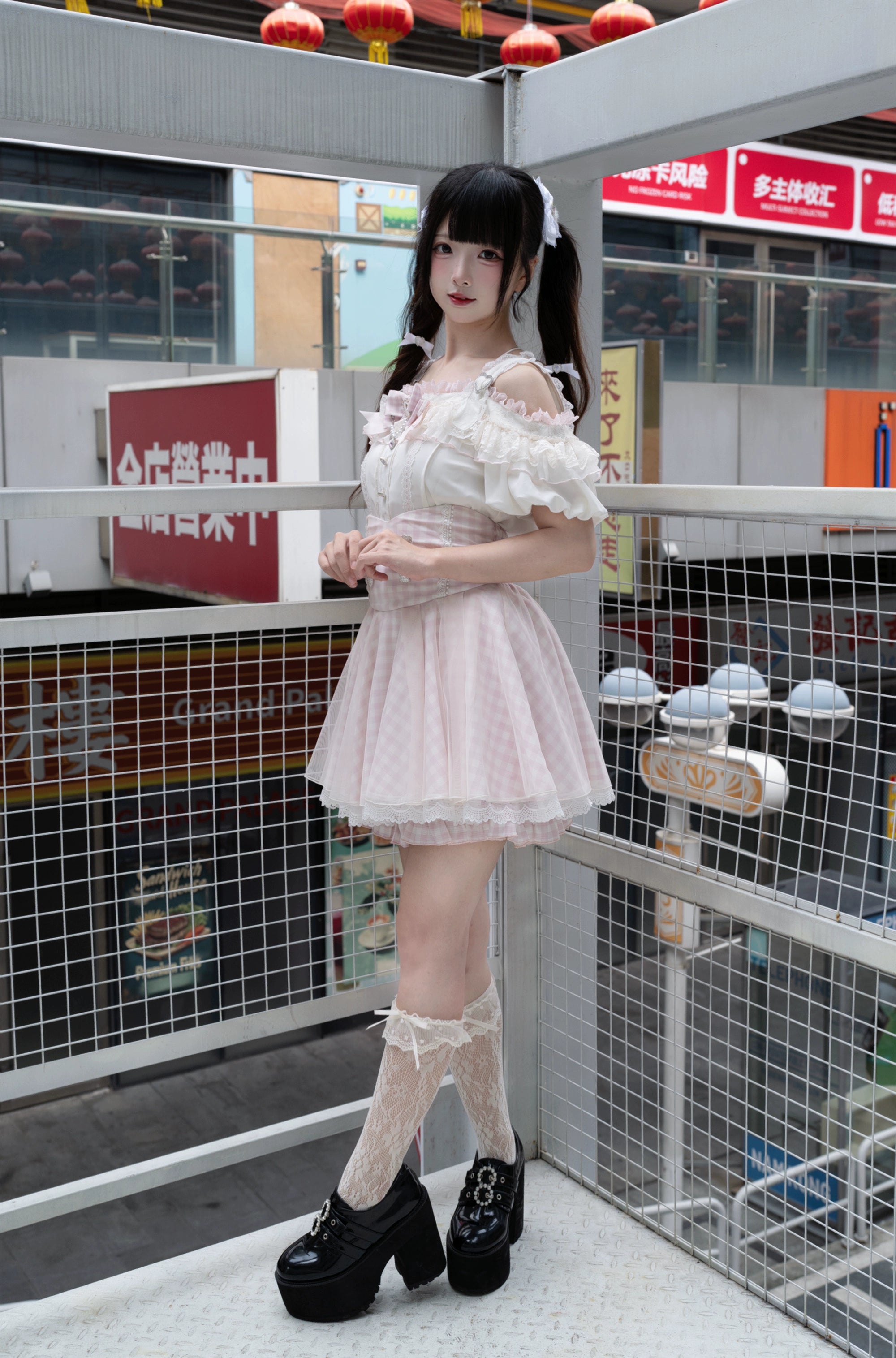 Ryousangata skirt back view high-waisted elastic waistband integrated shorts lining layered gingham construction movement detail Jirai Kei silhouette