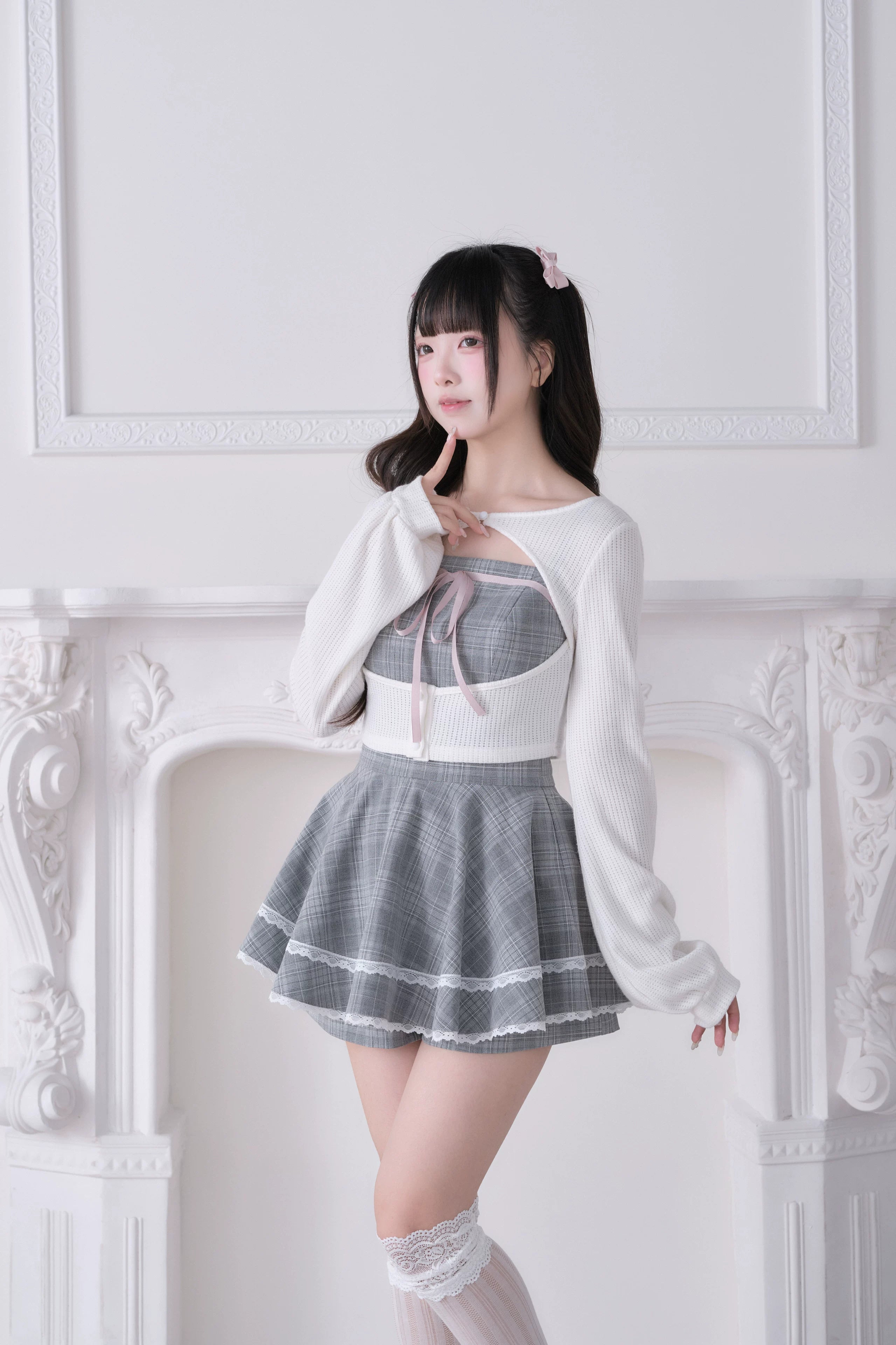 Jirai Kei sweet lolita ensemble side angle - white long-sleeve bolero, white lace socks, grey plaid dress