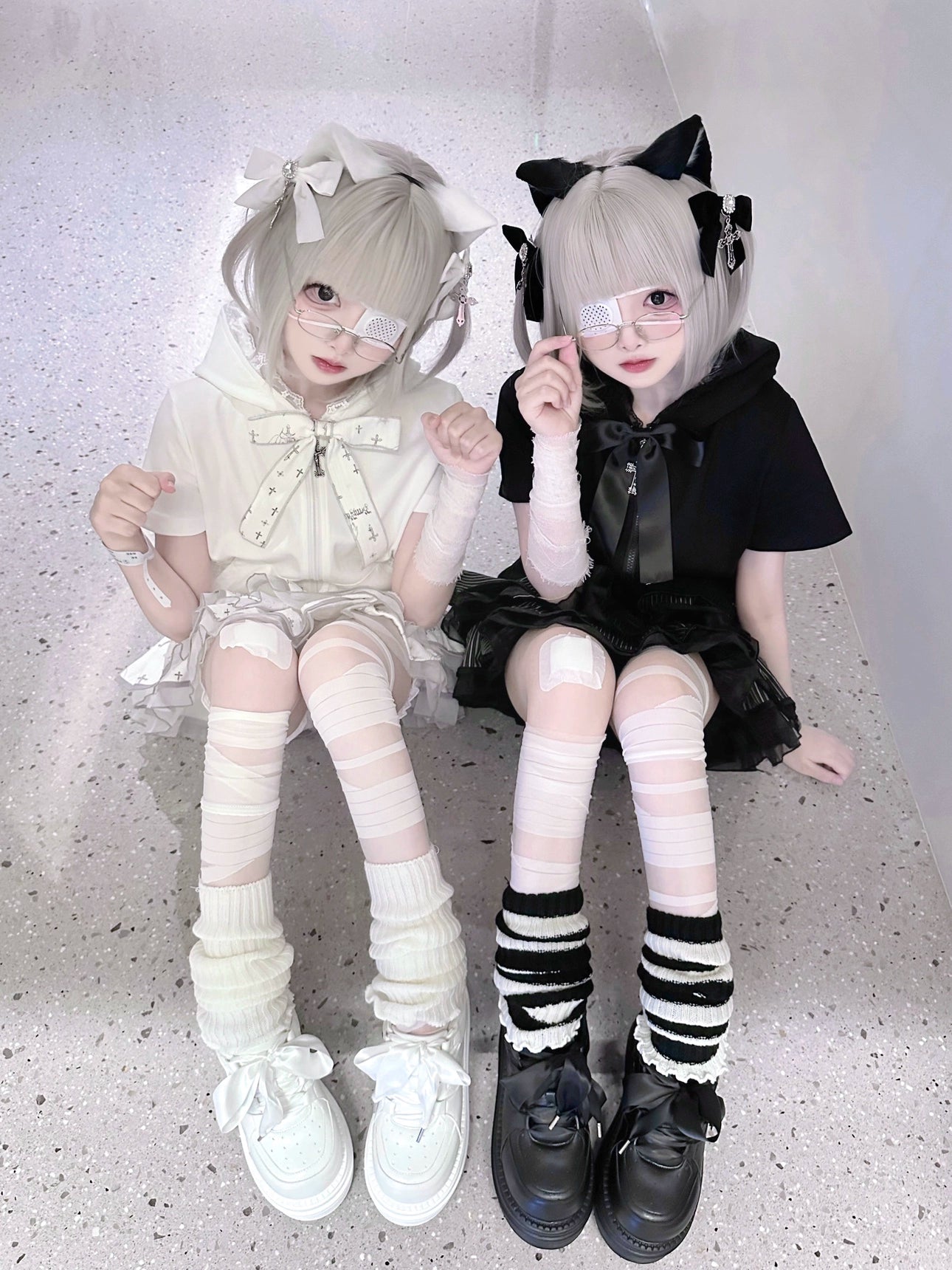 Jirai Kei platform round-toe sneakers sitting twin lolita models bow-decorated outfits thick platform soles