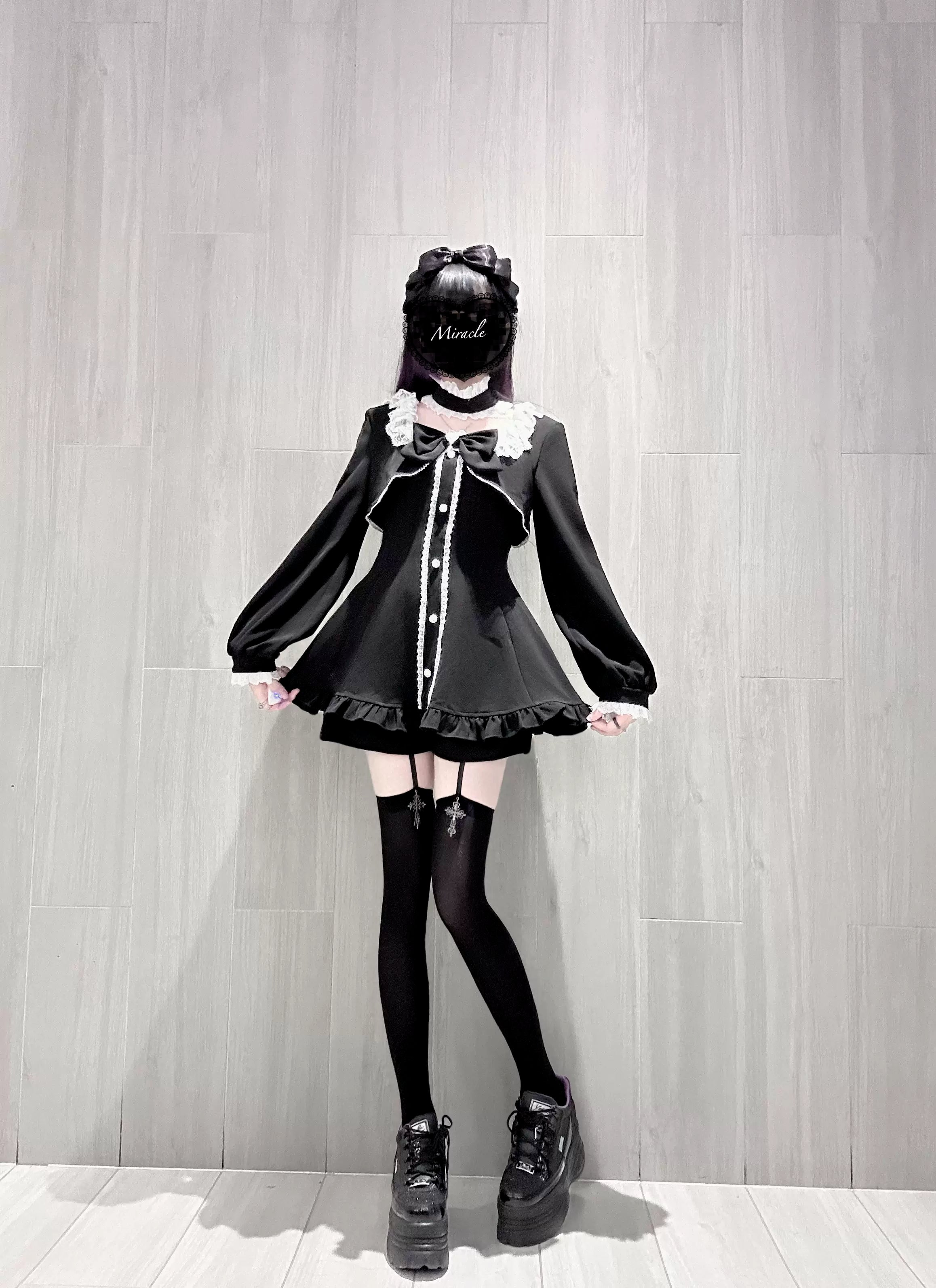 Jirai Kei dress and shorts set showing size range S M L XL options in black and gray colors on presentation display