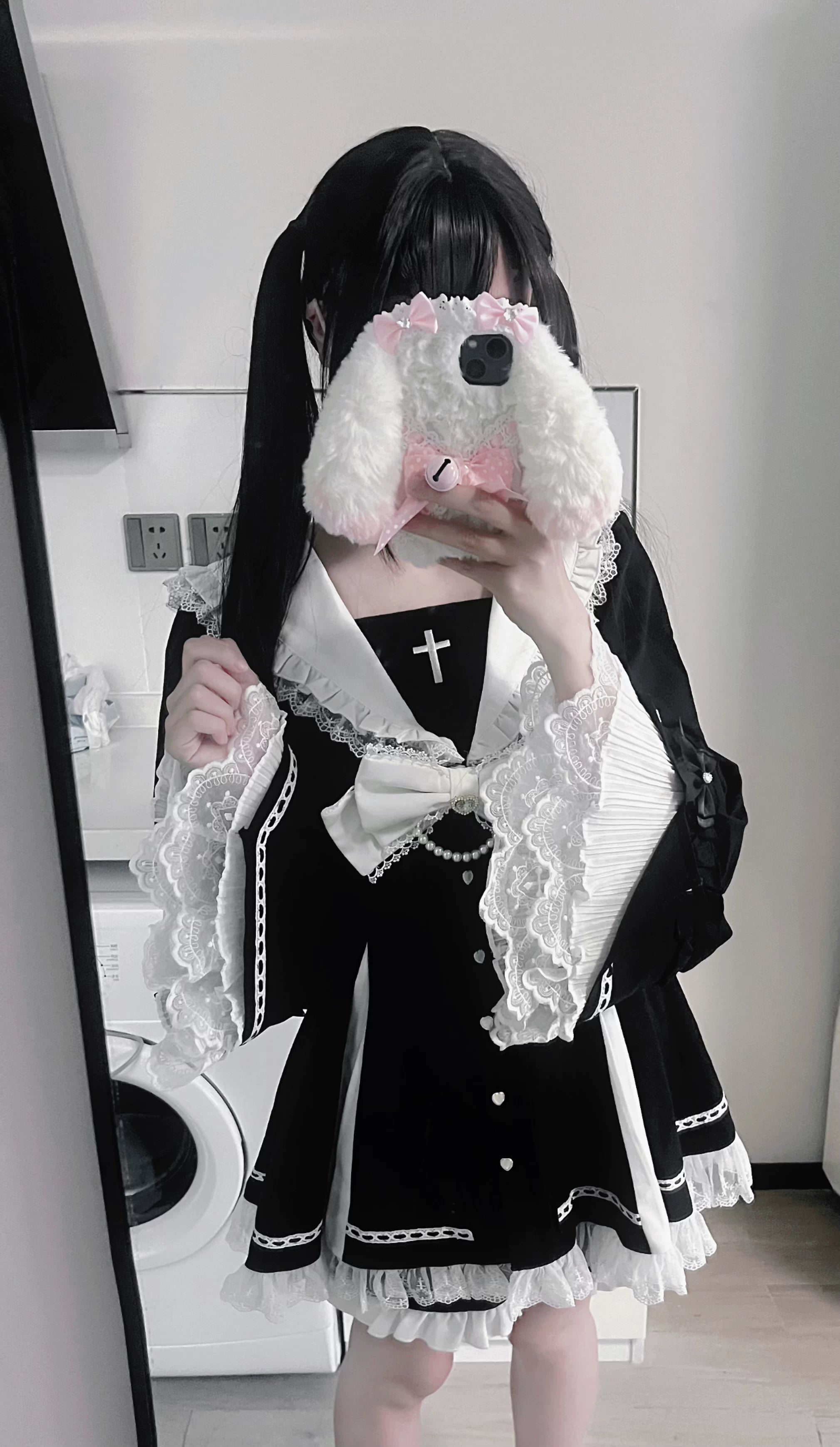 Removable bow tie accessory from Jirai Kei hime dress ensemble, featuring delicate detail and dark romantic aesthetic perfect for Jirai Kei styling options