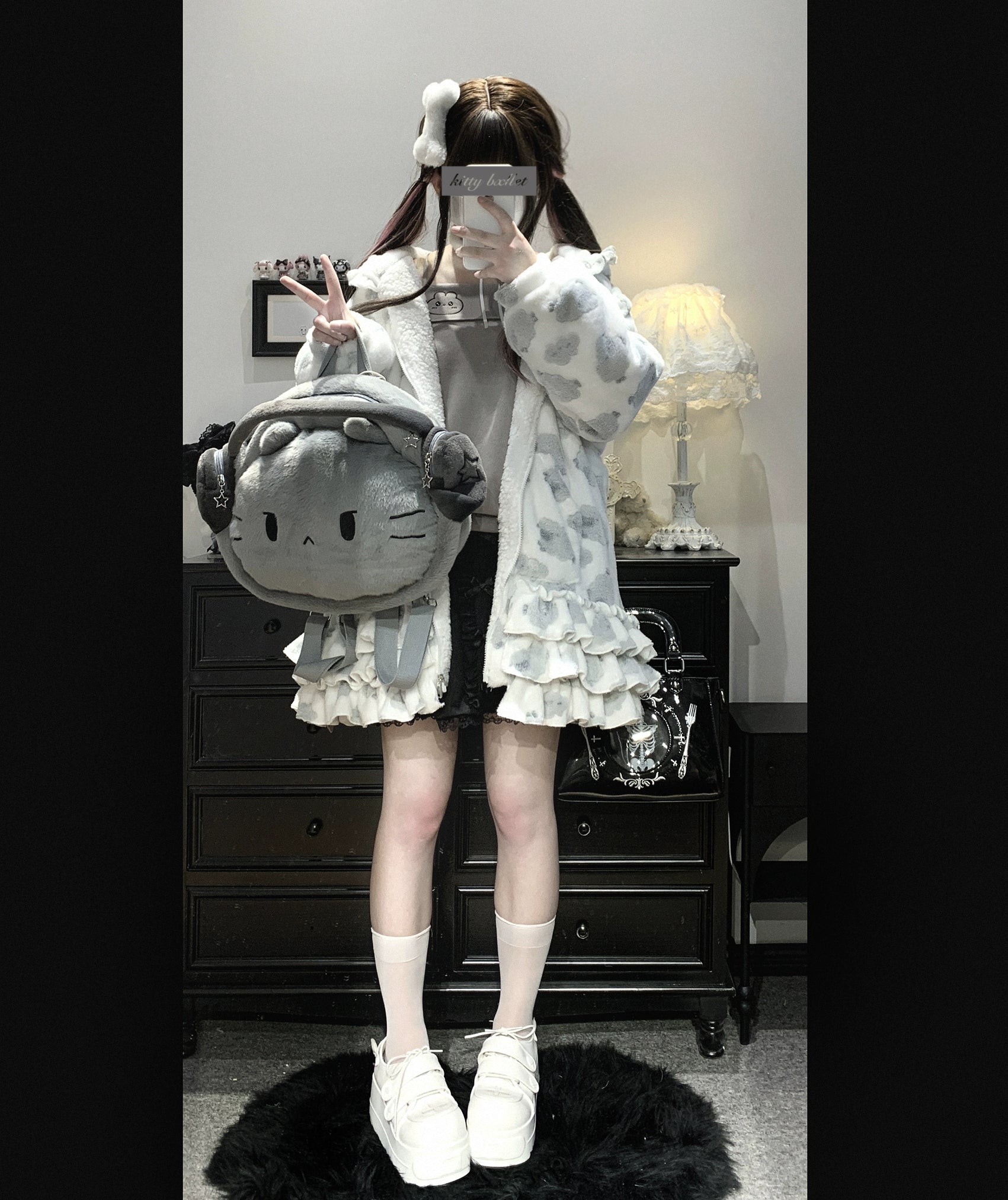 Jirai Kei winter coat half-body mirror selfie gray cat plush backpack layered ruffled hem bedroom styling