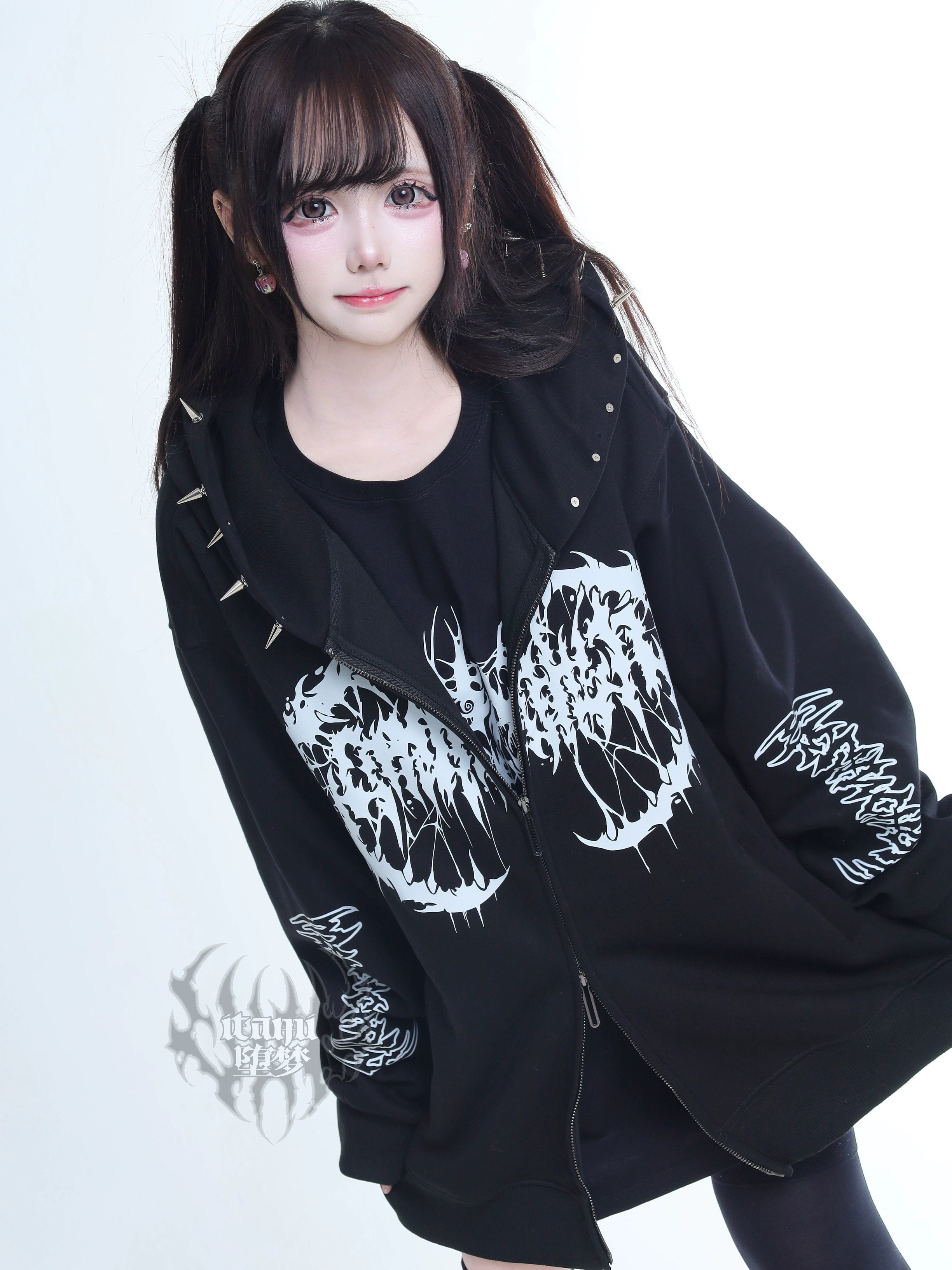 Jirai Kei punk zip hooded jacket side front view oversized black fit gothic sleeve prints spike-studded hood trim rebellion aesthetic