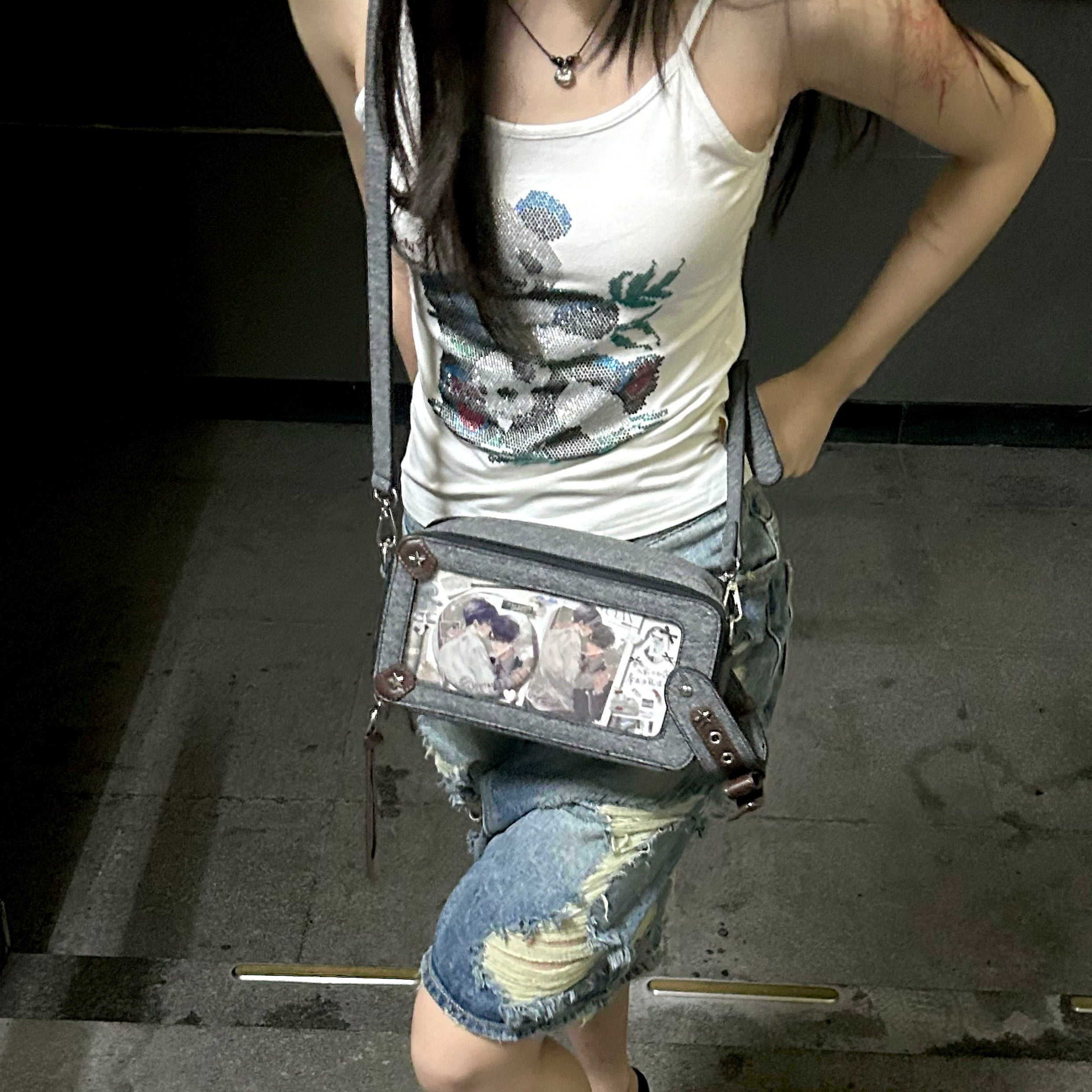 Jirai kei brick itabag styling with jirai kei fashion influencer showing authentic subculture wear