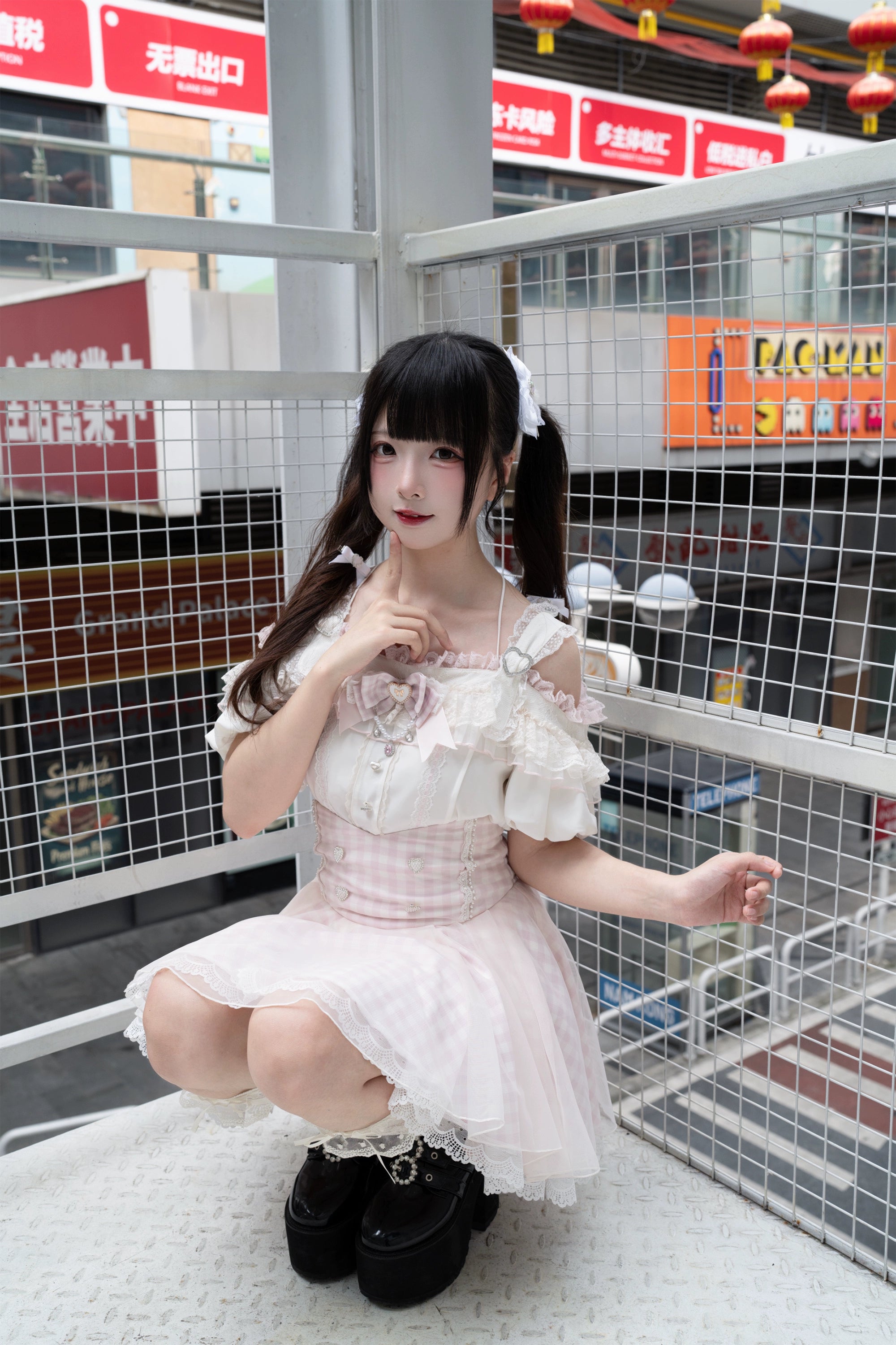 Ryousangata ensemble styling inspiration with white handbag and accessories complete Jirai Kei outfit coordination aesthetic guidance Jirai Kei fashion