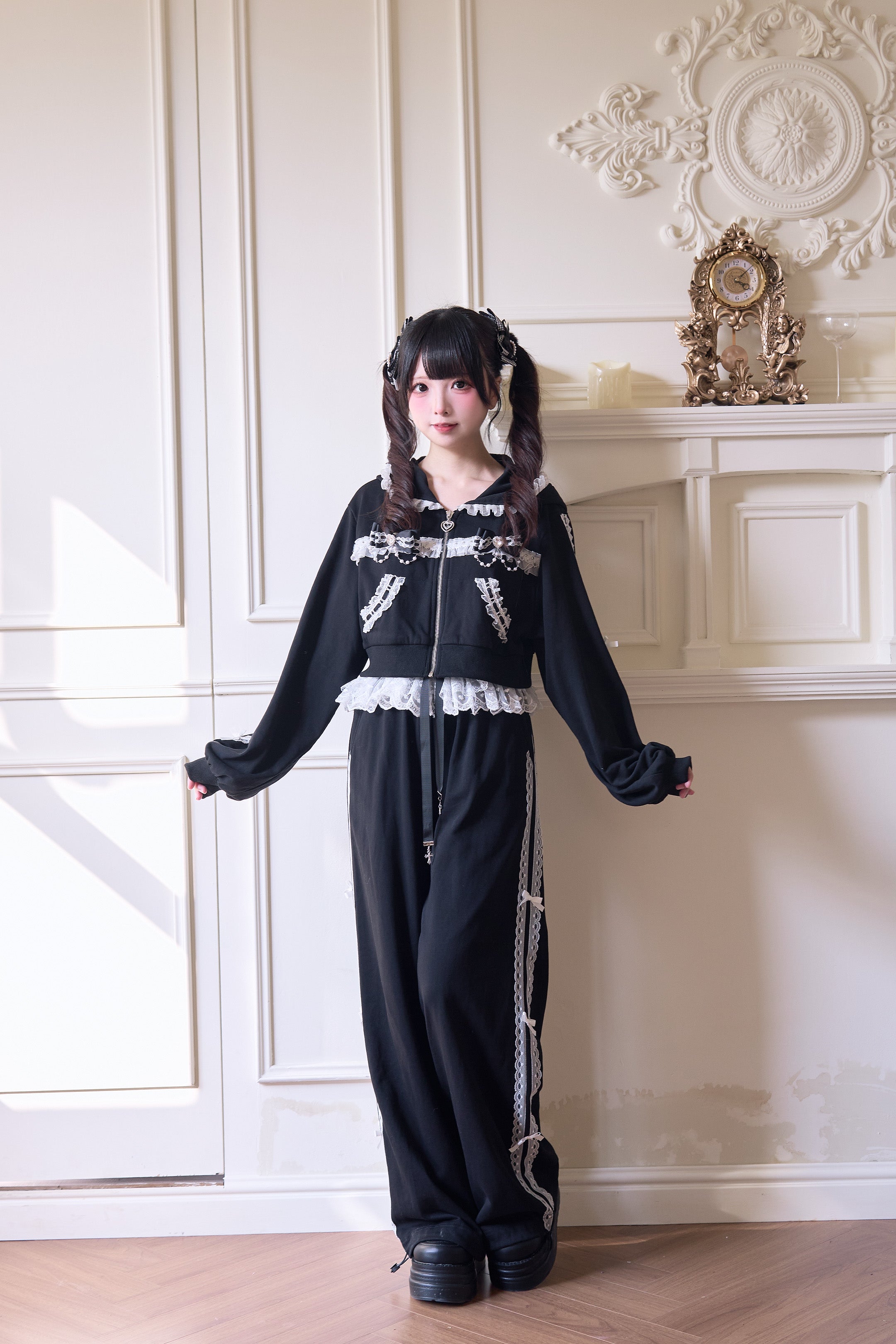 Jirai Kei hoodie coat functional pockets and full-zip front closure detail showing practical athletic design elements