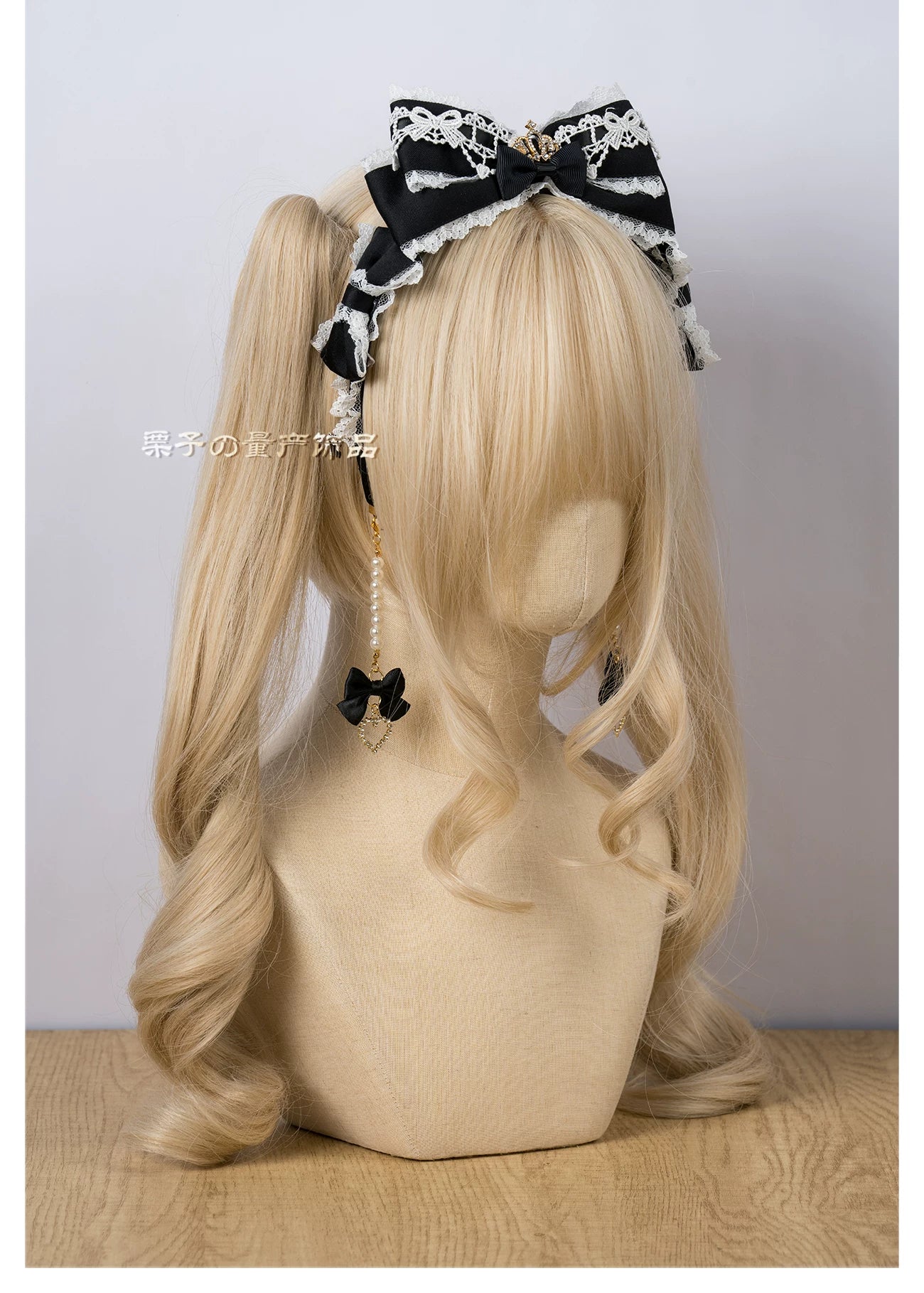 Rhinestone crown bow KC Jirai Kei hair clip styling guide color options flat lay