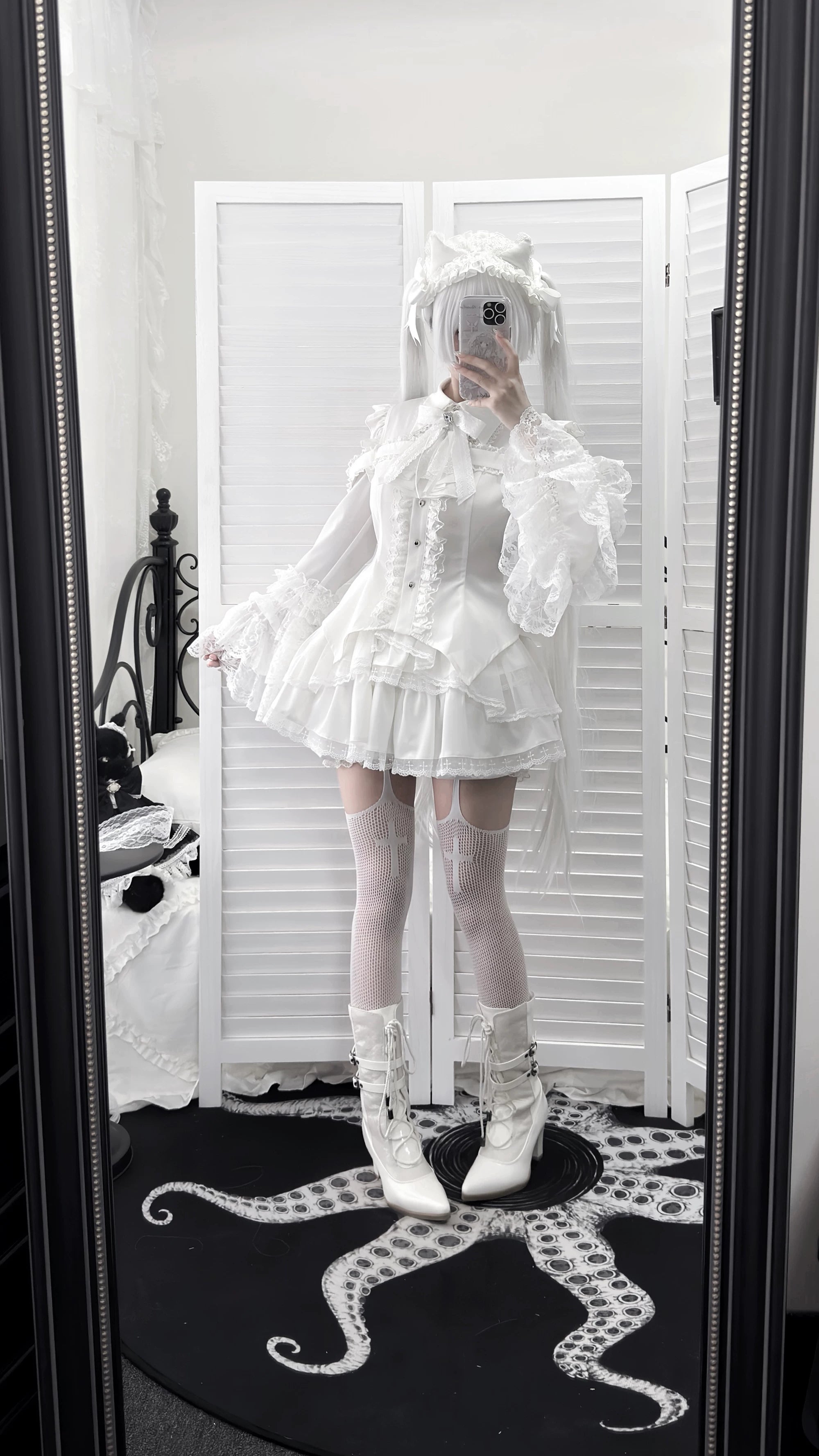 Lace hem coordination matching blouse ruffles skirt cohesive intentional jirai kei aesthetic design