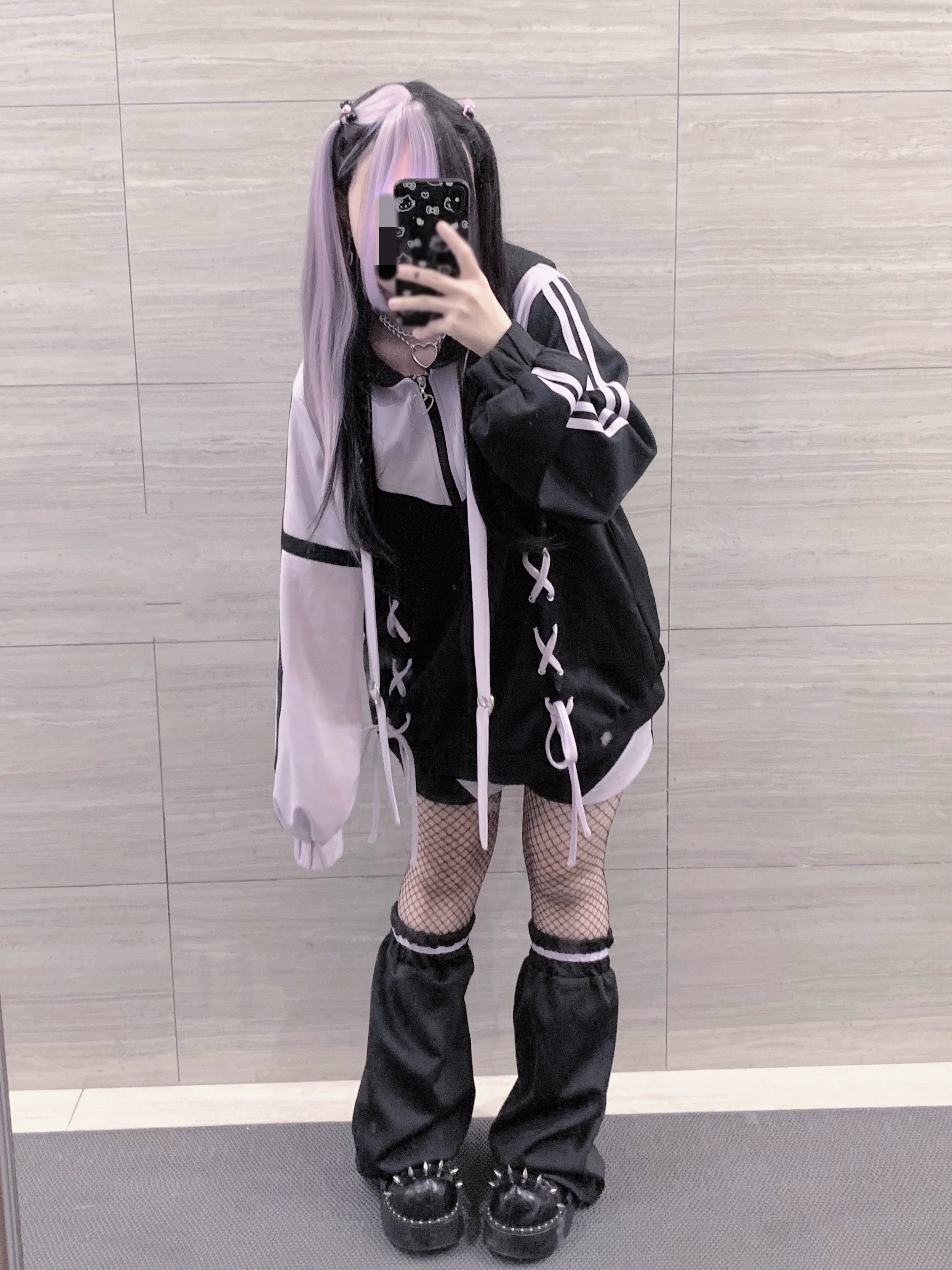 Black-purple Tenshi Kaiwai leg warmers showing color coordination with jacket set, stretch fabric construction, and comfortable fit for subcultural layering