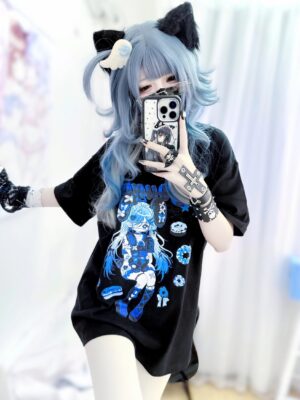 Jirai Kei oversized punk anime T-shirt front half-body mirror selfie worn by blue-haired cat ear cosplayer featuring masked anime girl with band-aids and colorful donut print in black loose fit