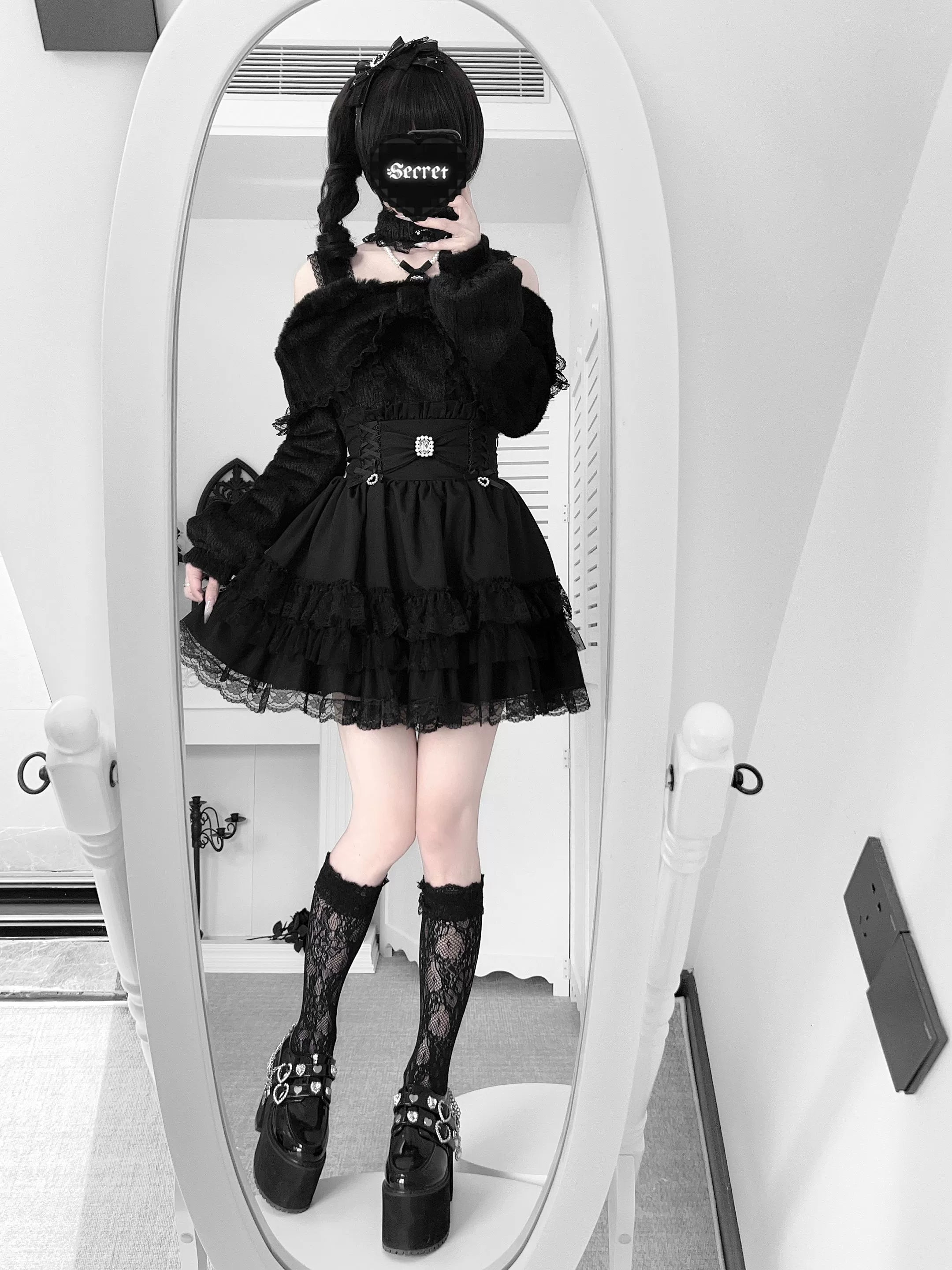 Black gothic lolita complete outfit featuring off-shoulder plush top, layered ruffle skirt, fishnet socks and platform boots, full-length mirror selfie