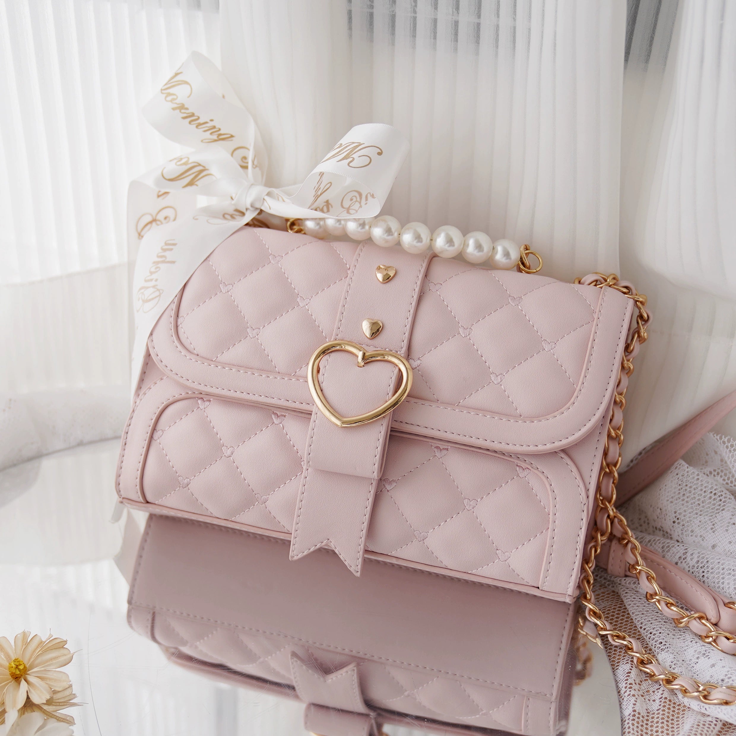 Pink jirai kei ita shoulder bag unobstructed transparent version showing clear collectible display without obstruction