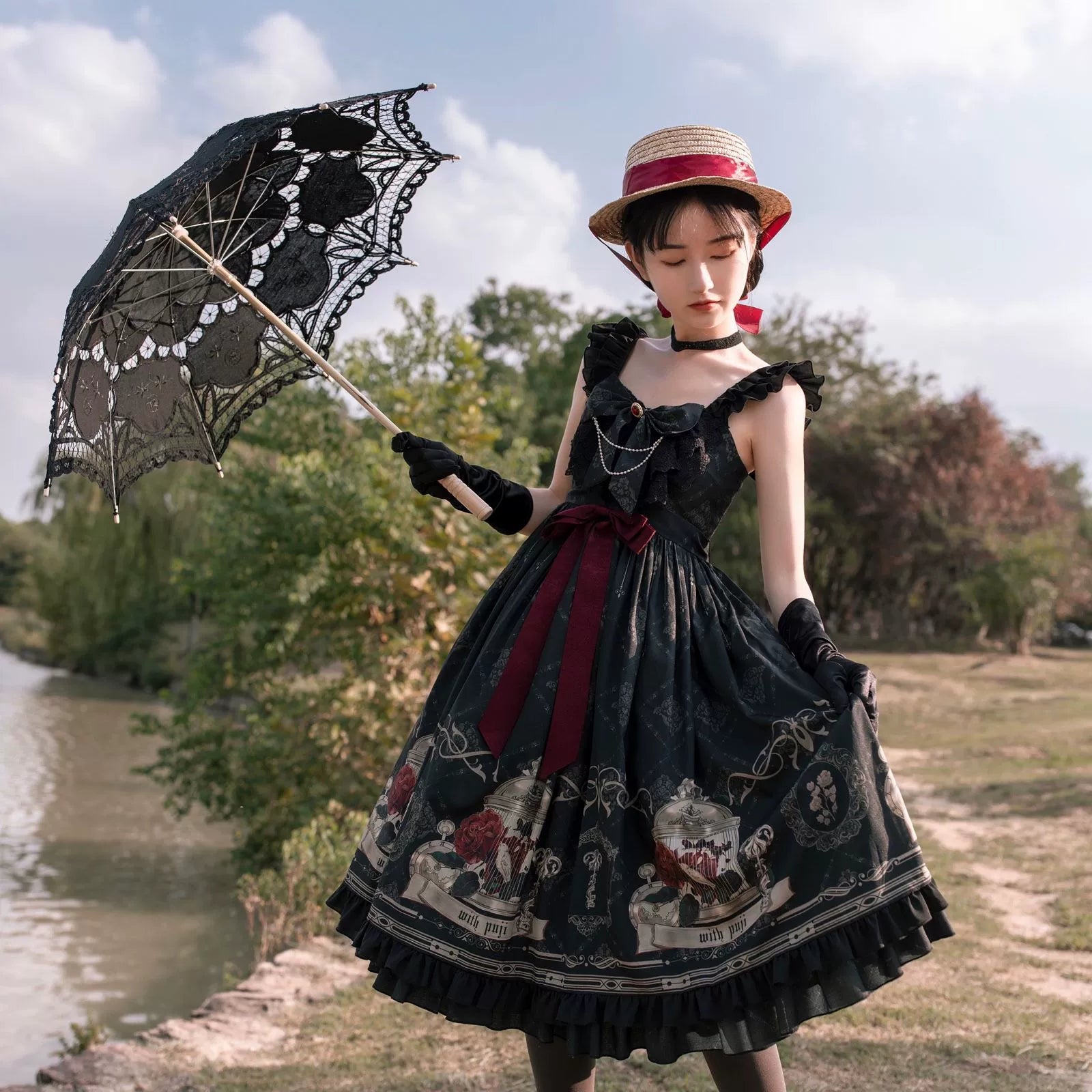 Gothic lolita jsk dress styling guide outfit inspiration black accessories choker