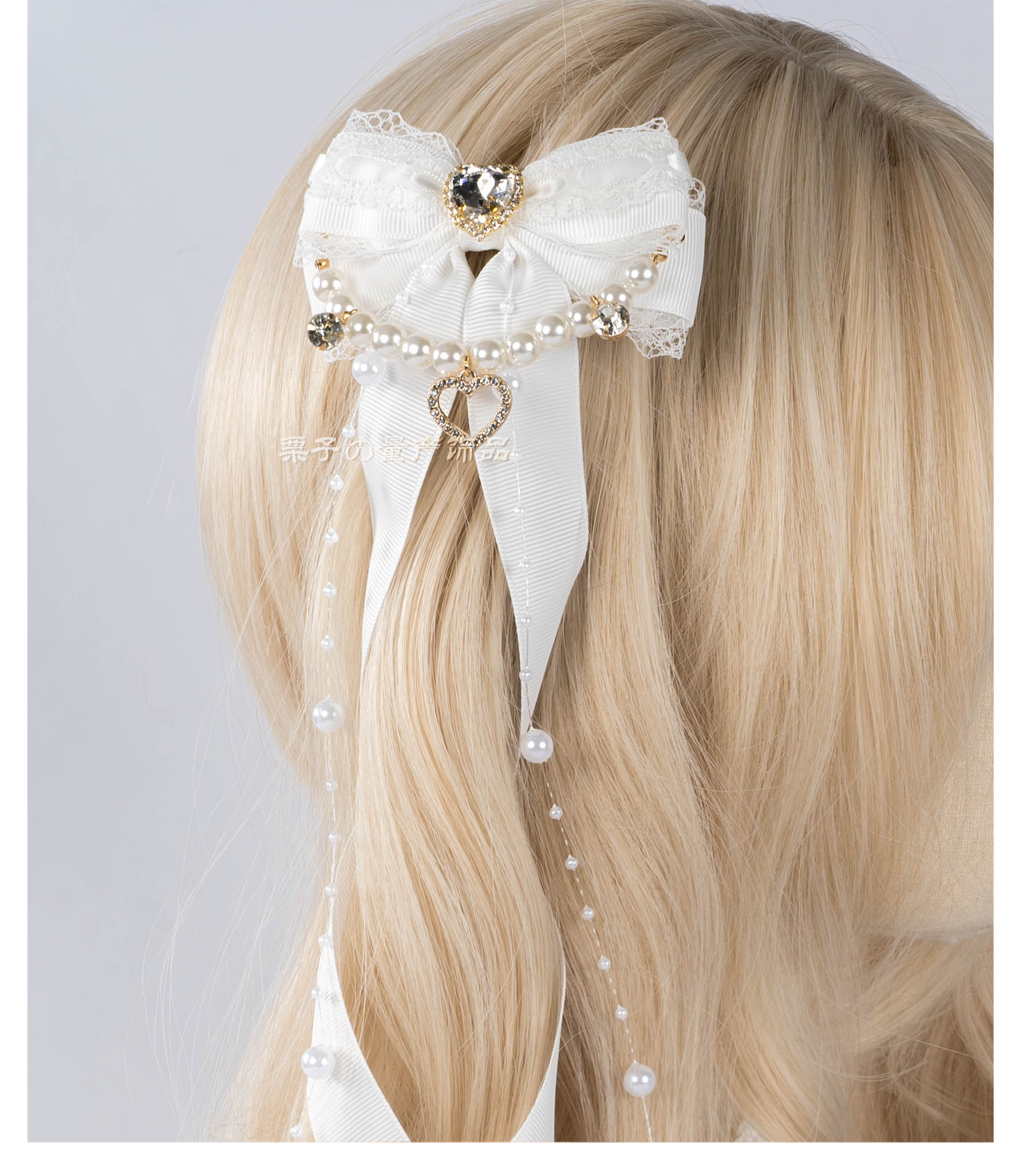 Jirai Kei bow hair clips styling inspiration showing twin-tail hairstyle application with both clips positioned symmetrically