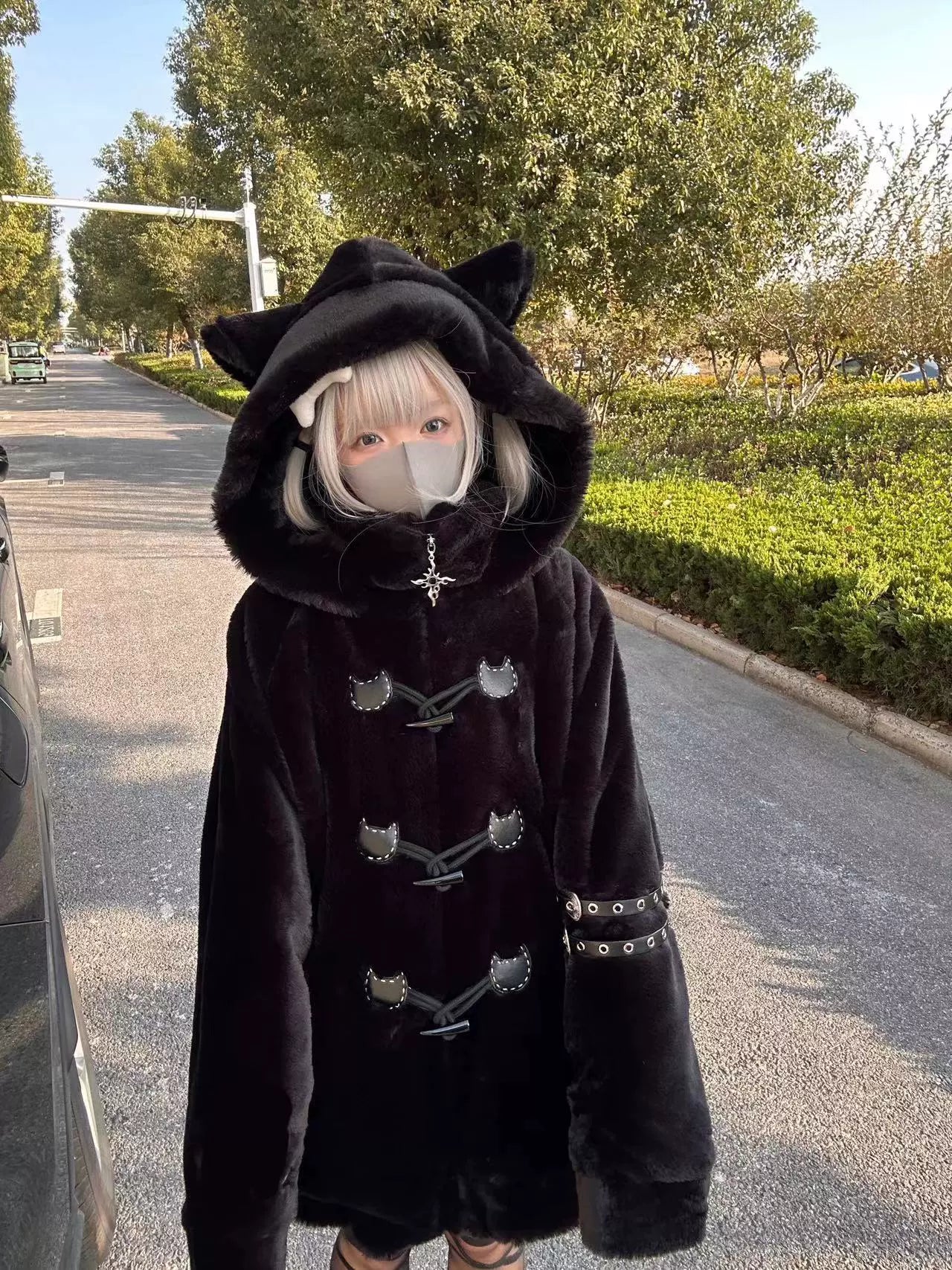 Cat ear jirai kei hooded coat color comparison black white faux fur styling details