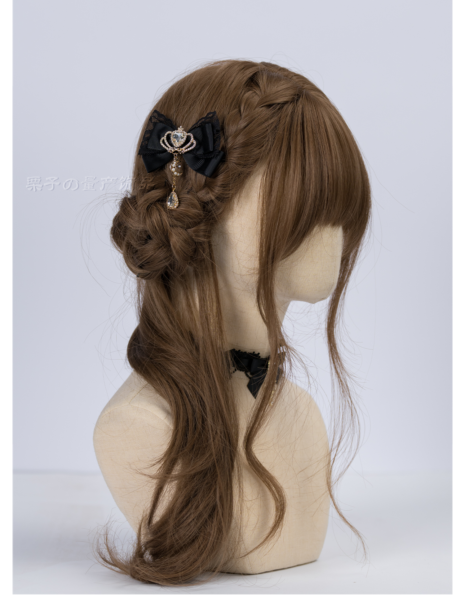Navy blue Jirai Kei bow hair clip with detachable pearl chain alternative fashion accessory styling