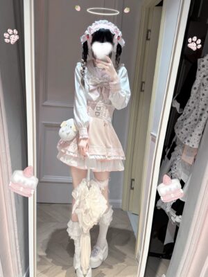 Jirai kei lolita sailor collar blouse ruffled skirt white leg warmers lace hair headband front view mirror selfie with accessories