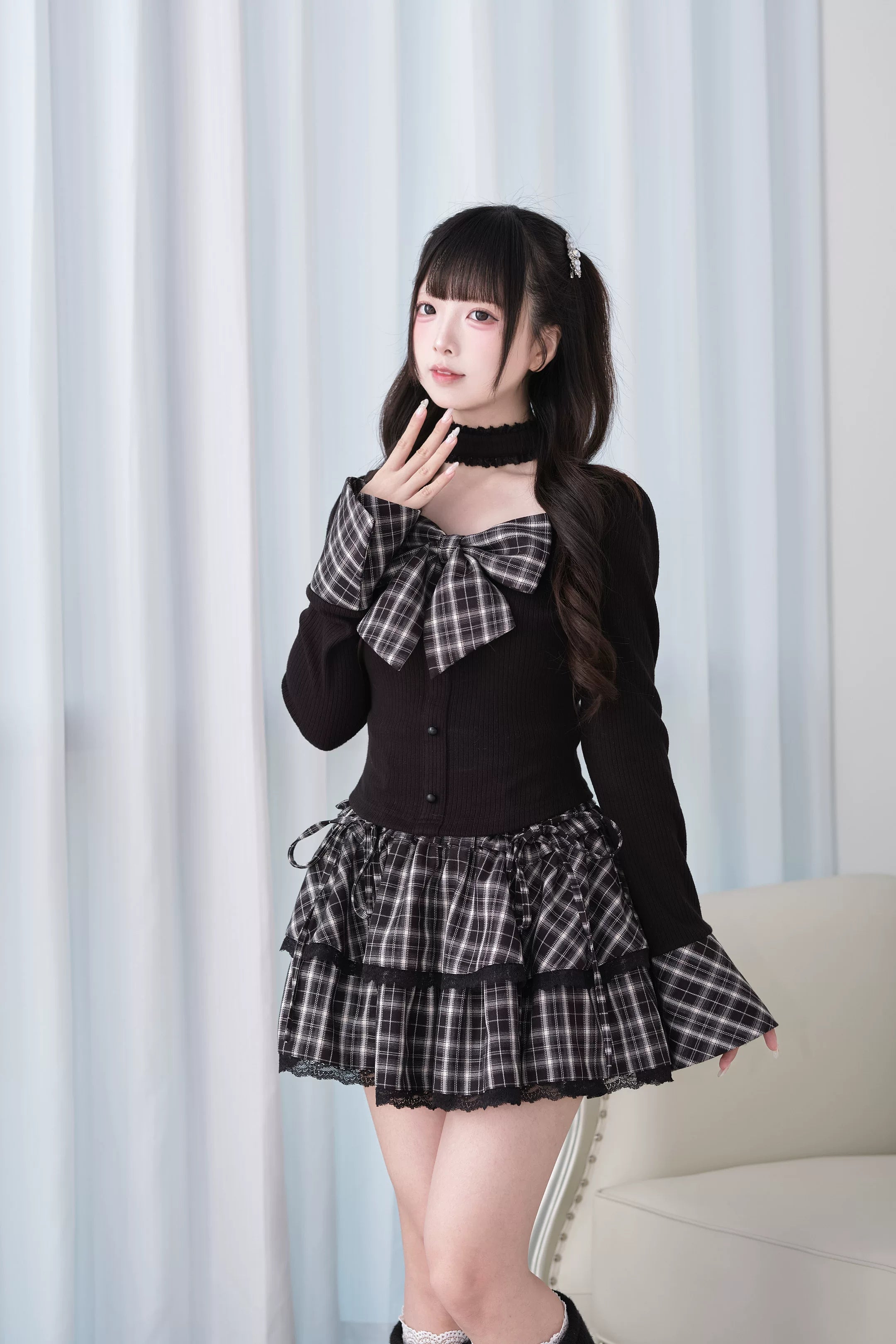 Black Jirai Kei split flared cuff choker knit top plaid bow layered ruffle skirt front view