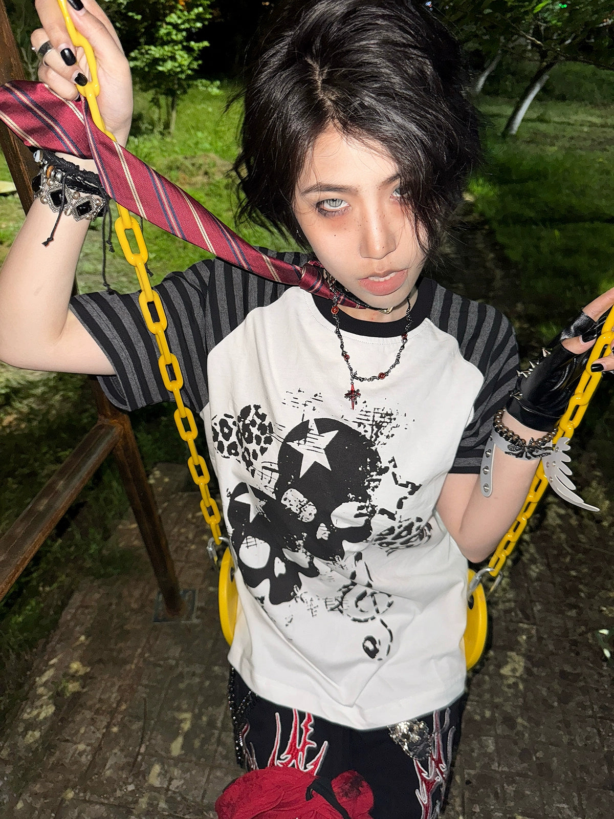 Jirai Kei gothic skull raglan t-shirt colorway comparison black and white version distressed print