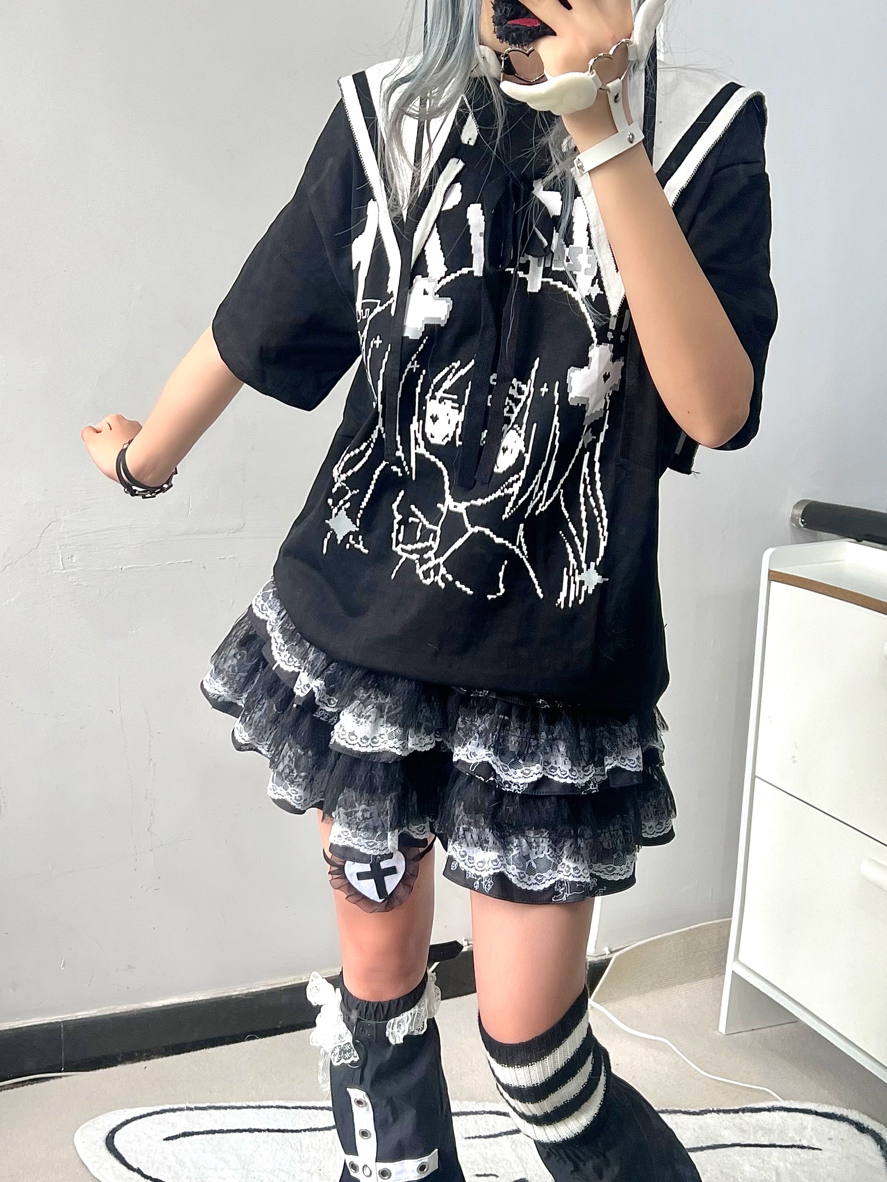 Sailor collar Gothic punk outfit featuring layered lace puff skirt platform boots and printed tee full length mirror selfie
