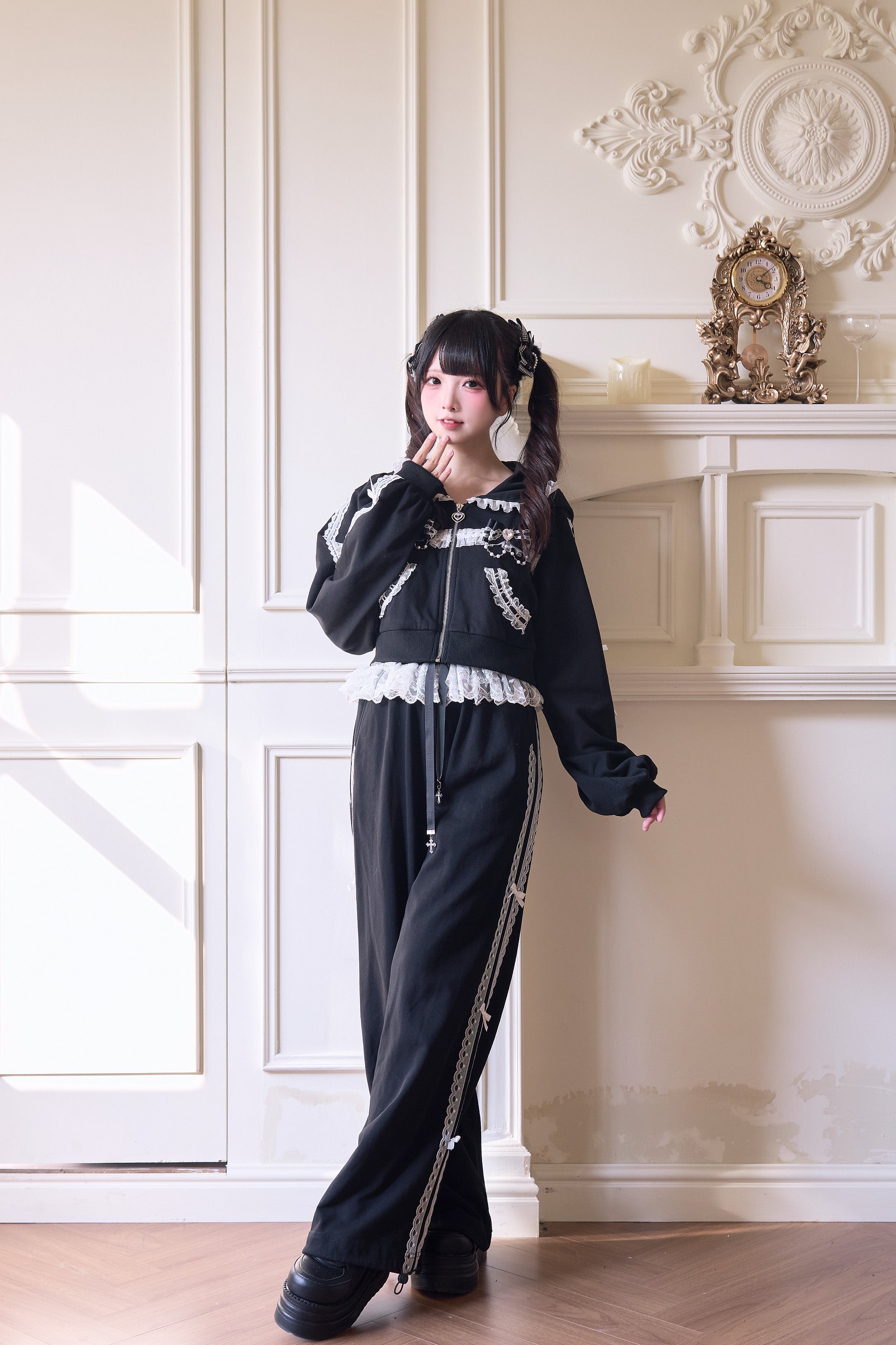 Jirai Kei sport ensemble styling guide showing coordinate pairing suggestions with platform shoes and leg warmers