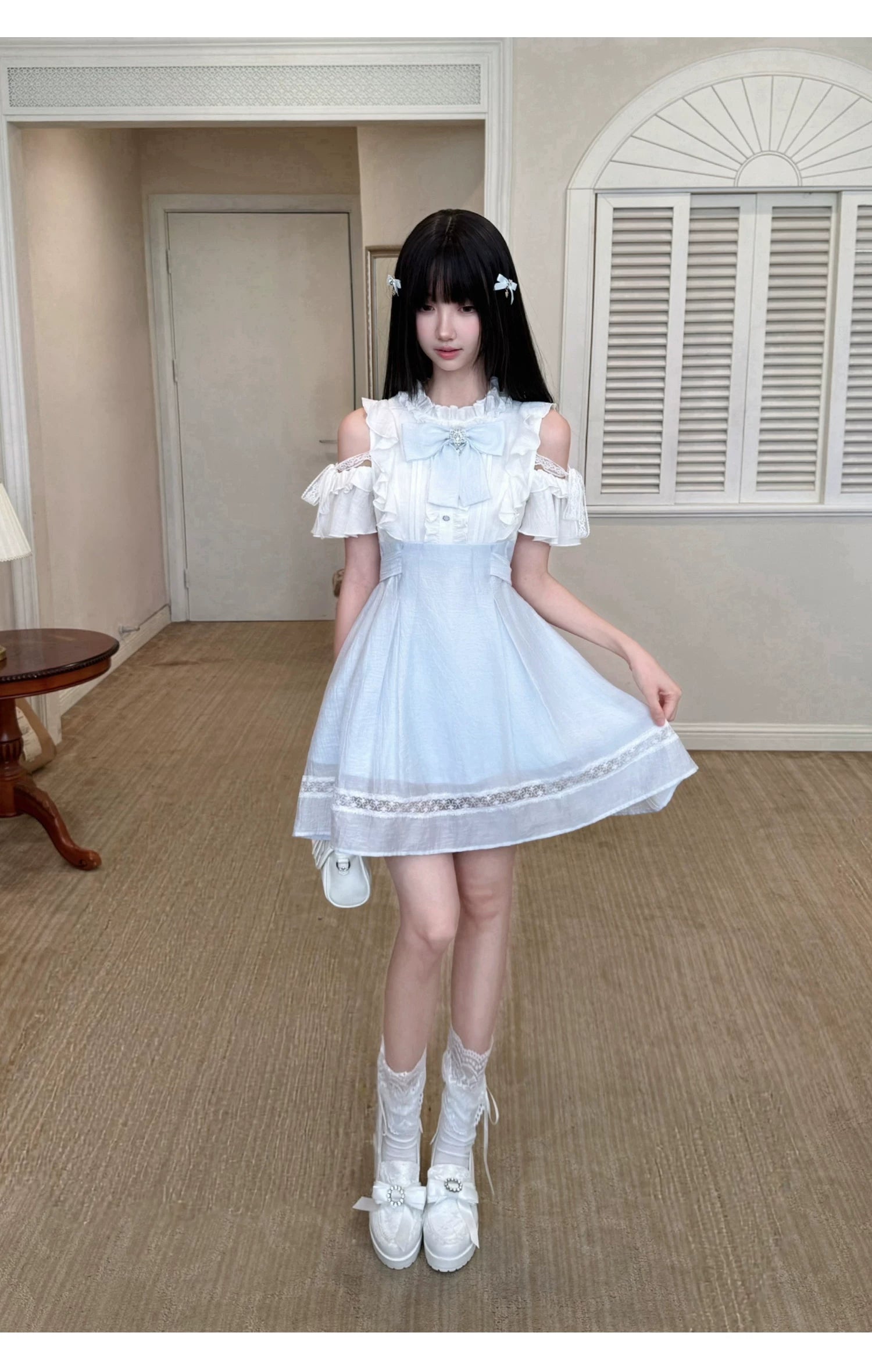 Seiso Kei dress styling guide showing how to wear with detachable bow for multiple looks