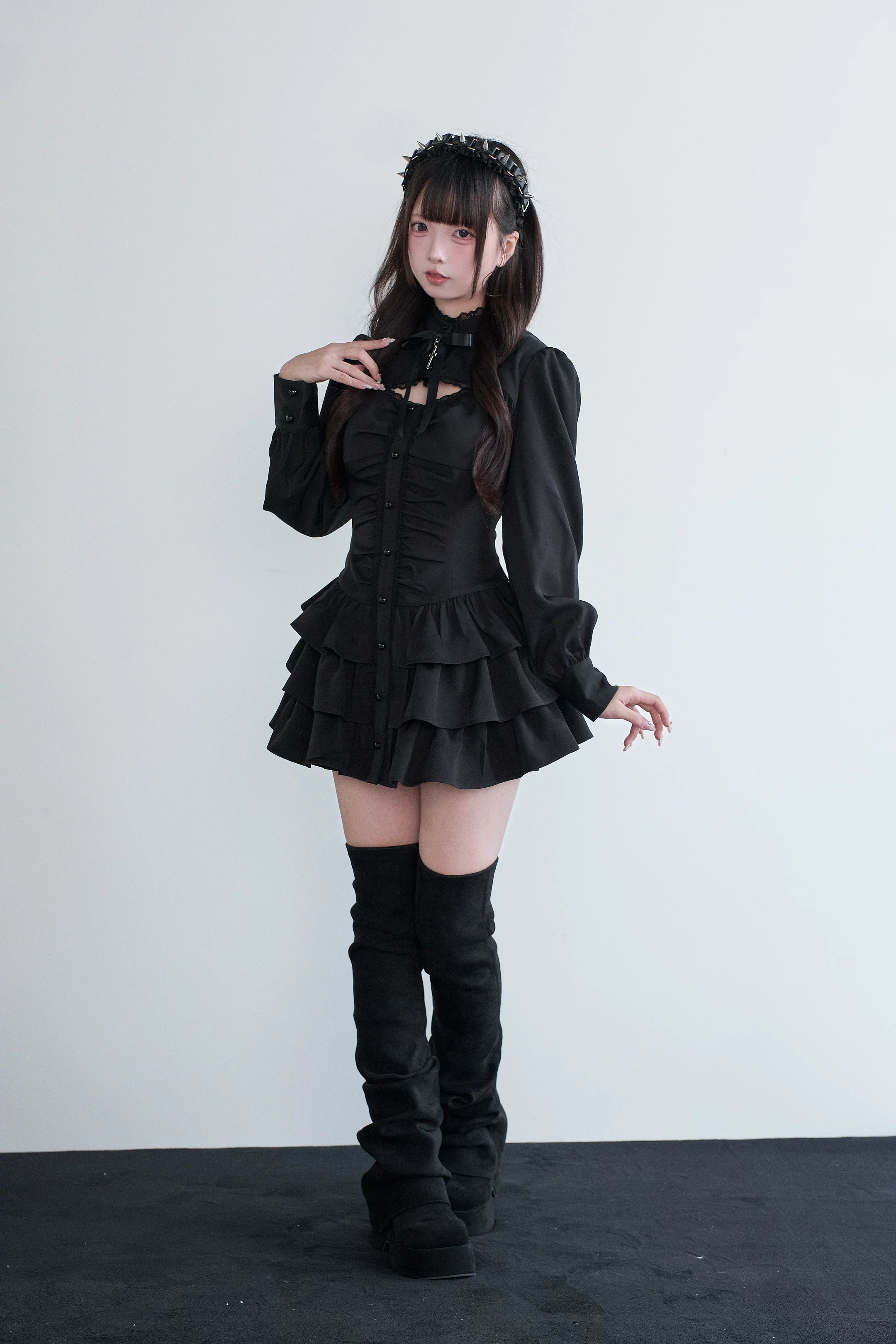 Jirai Kei gothic dress styled with over-knee boots and hair accessories complete look inspiration