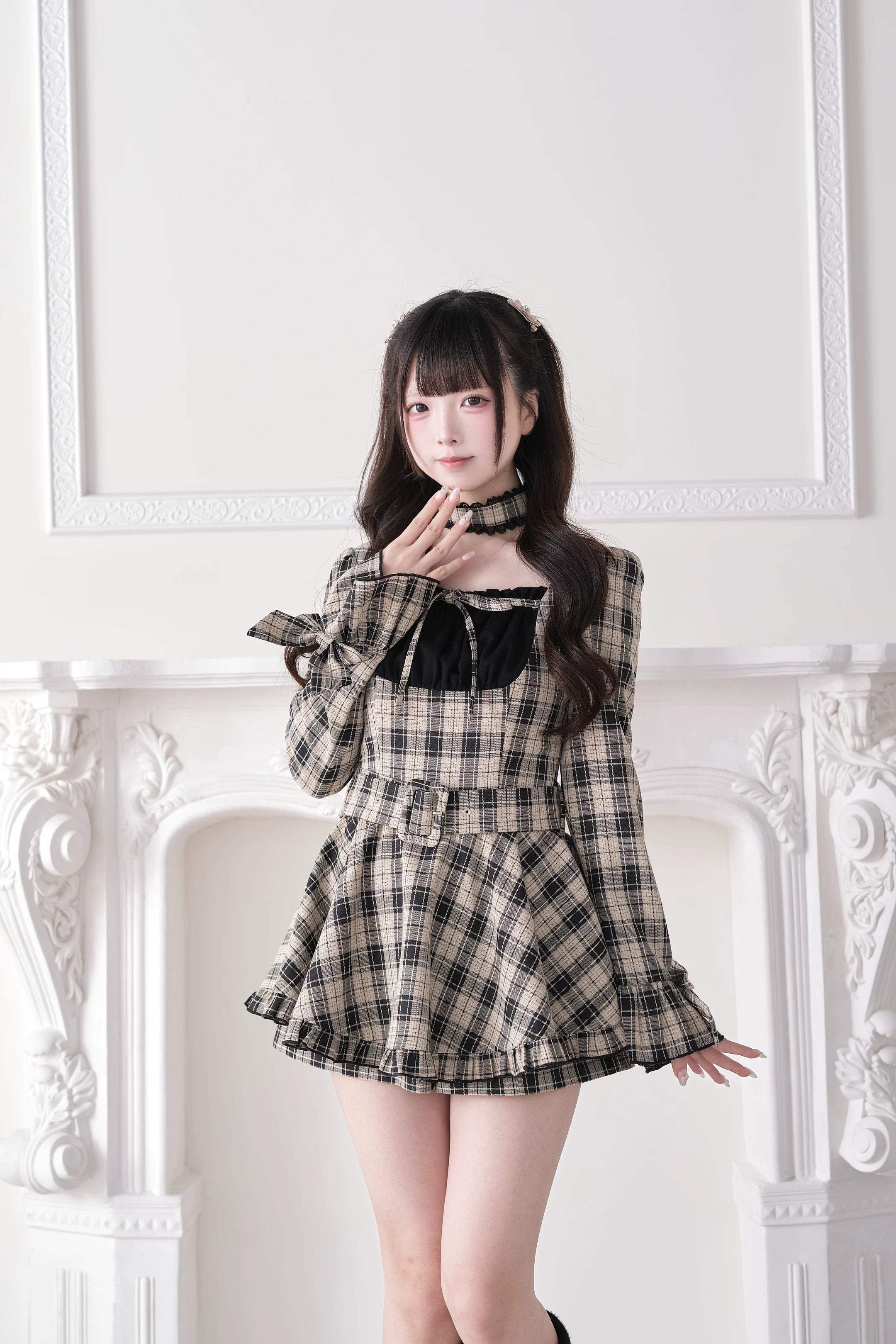 Jirai Kei plaid dress and shorts set detailed lace choker neckwear close-up showcase