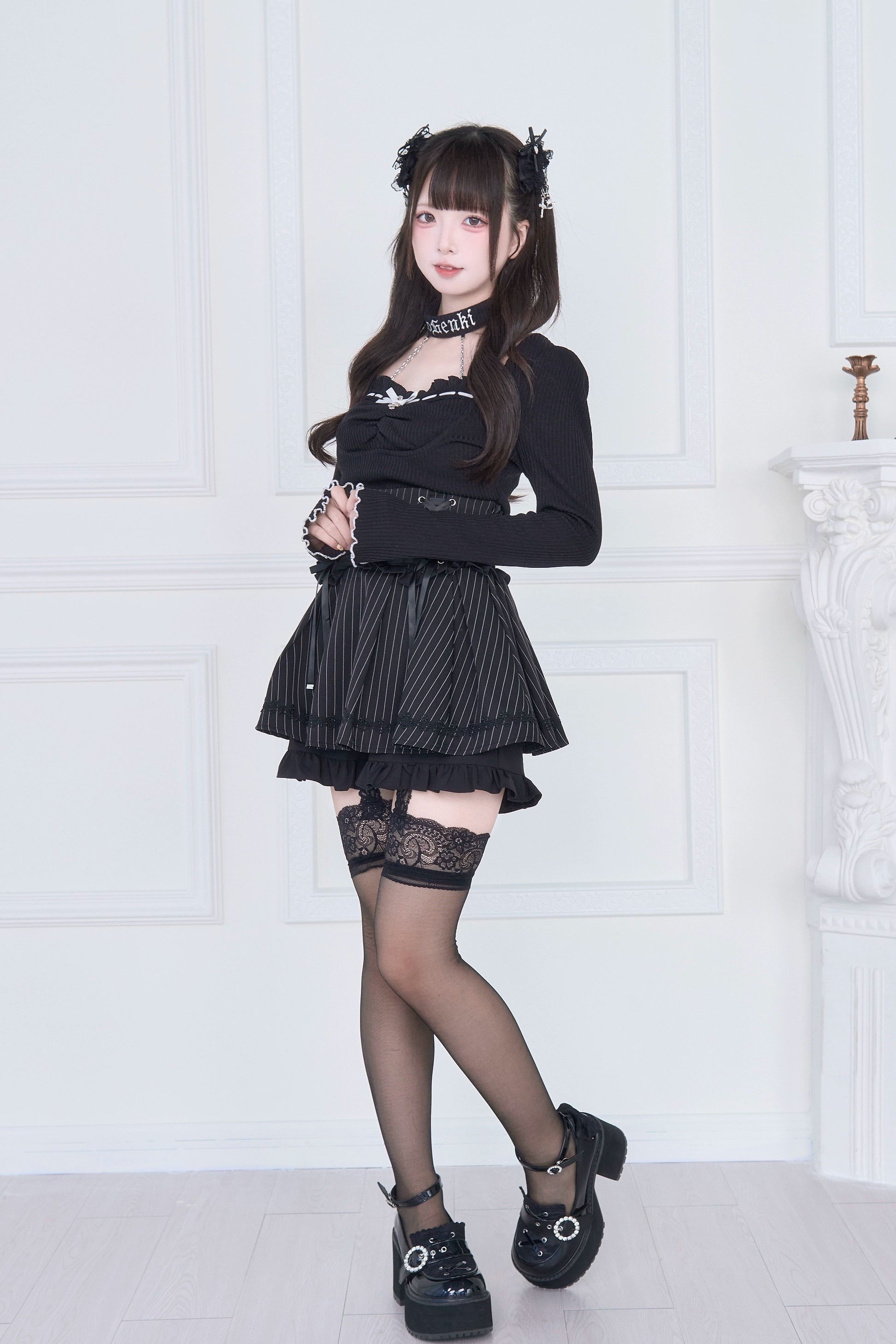 Jirai Kei two-piece set styling details corset waistband ruffled elements fashion coordination complete look