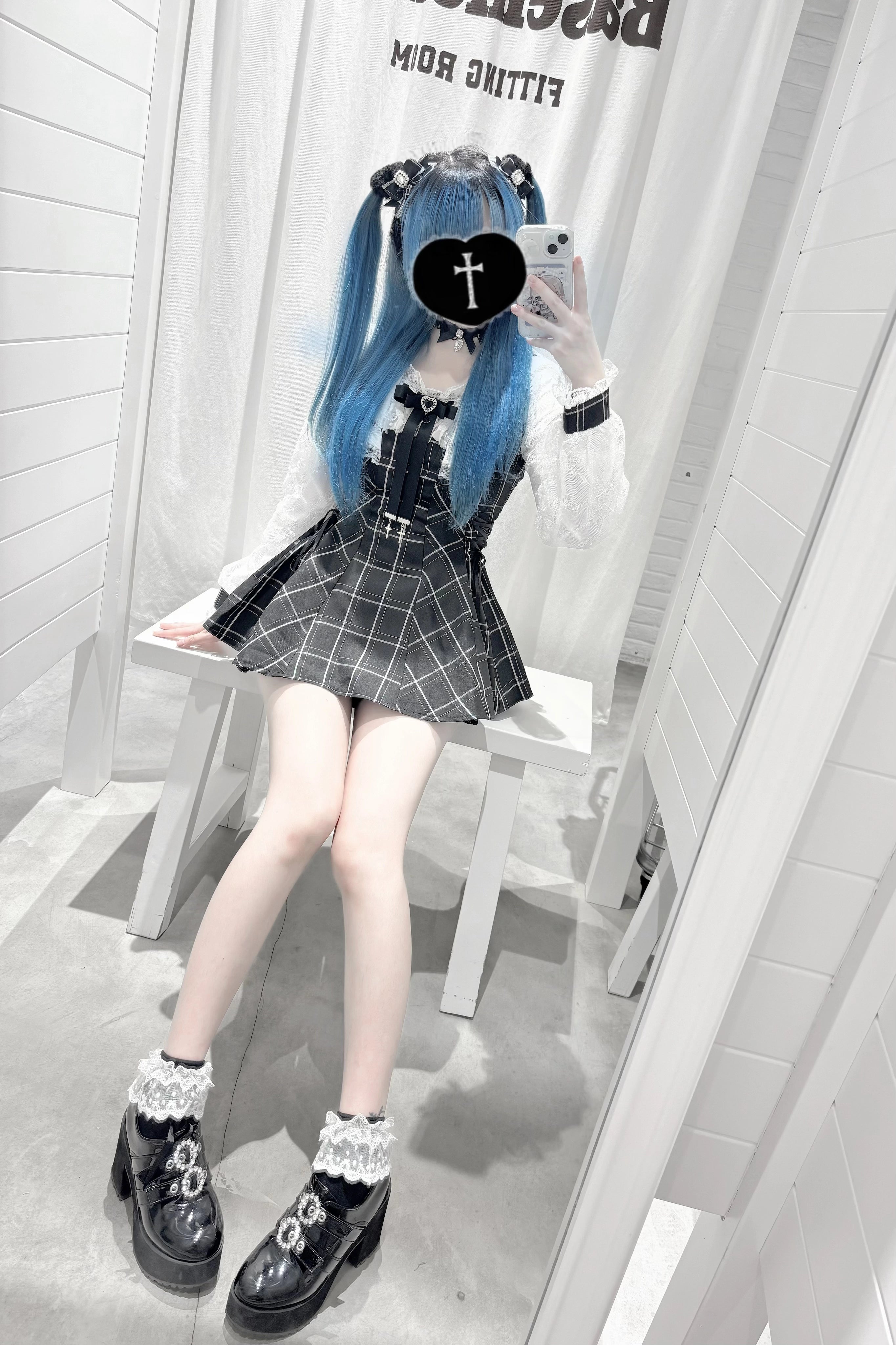 Detachable heart bow collar component of Jirai Kei dress displayed separately showing removable design versatile styling