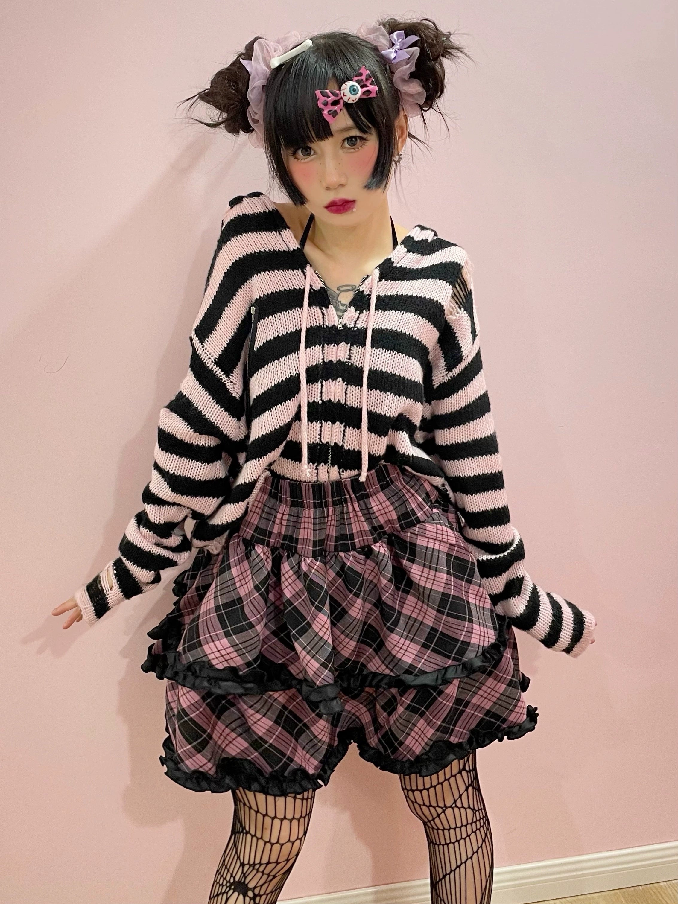 Small black bow accessory option for Jirai Kei plaid ruffle skirt, delicate minimalist alternative to large lace bow