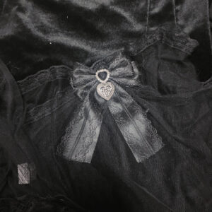 Black love pendant Jirai Kei bow collar clip with lace trim and dual heart rhinestone decorations on black velvet fabric
