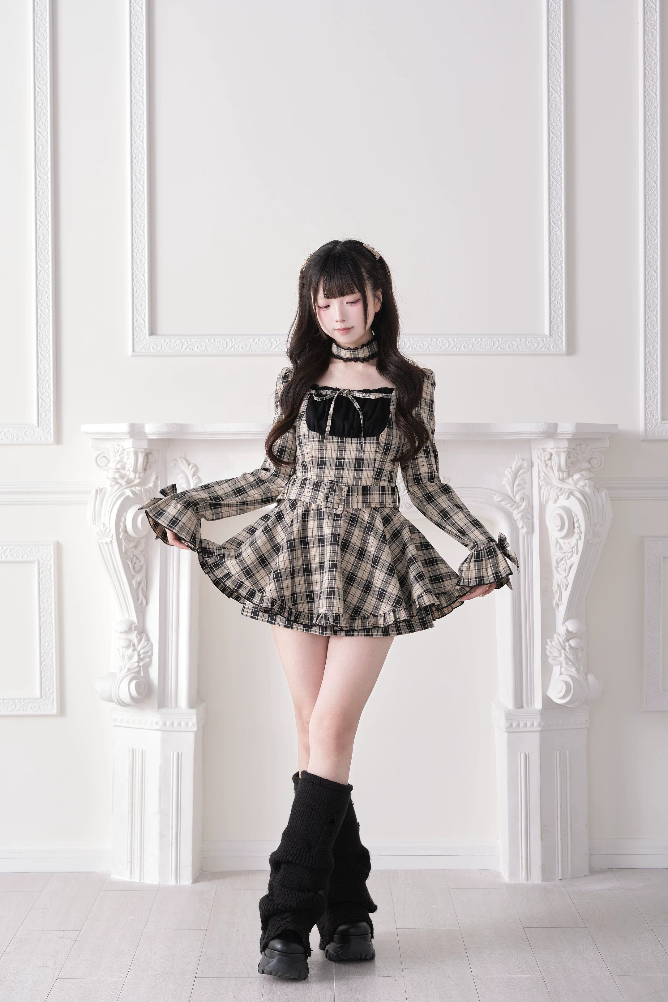 Soft romantic Jirai aesthetic styling white socks pastel accessories plaid dress combination