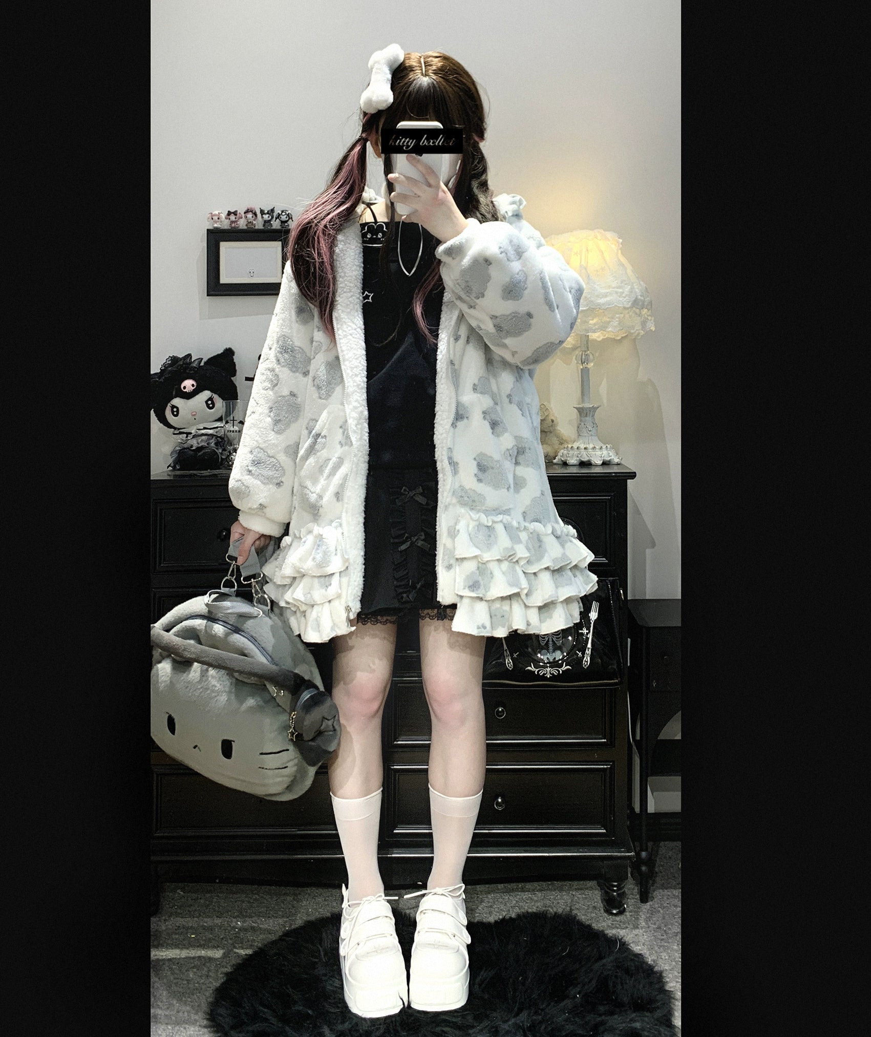 Jirai Kei fleece winter coat cuff detail snug fit zipper closure heart print fleece soft texture