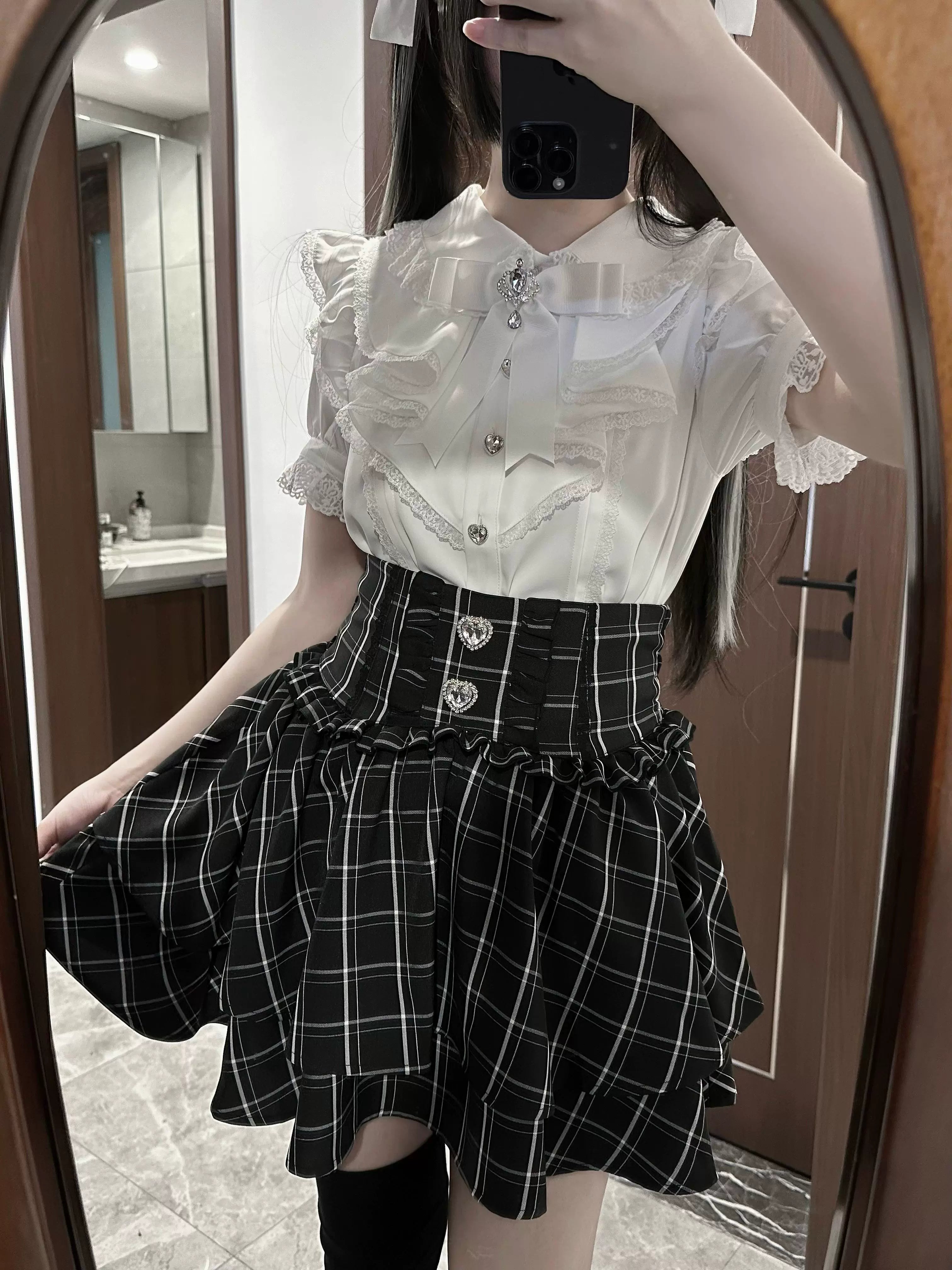 Jirai kei tiered skirt styled with matching blouse coordinate, complete two-piece set styling inspiration, anime convention outfit aesthetic