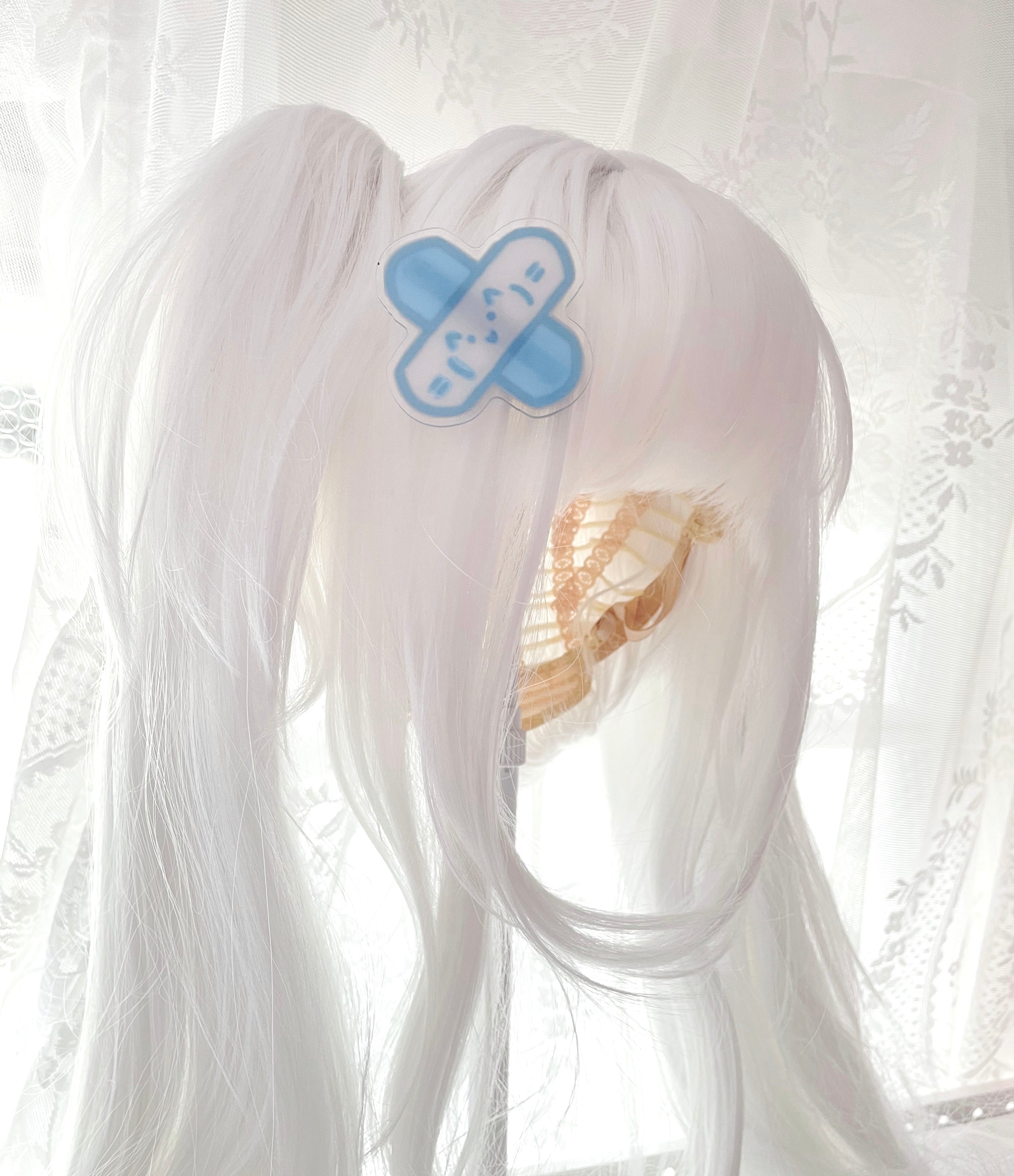 Tenshi Kaiwai cute cat and medical design acrylic hair clips styling guide for Jirai Kei fashion enthusiasts