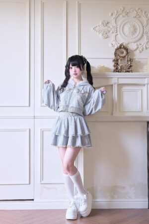 Gray Jirai Kei sport hoodie and double-layered mini skirt full-body shot with platform sneakers and white socks styling
